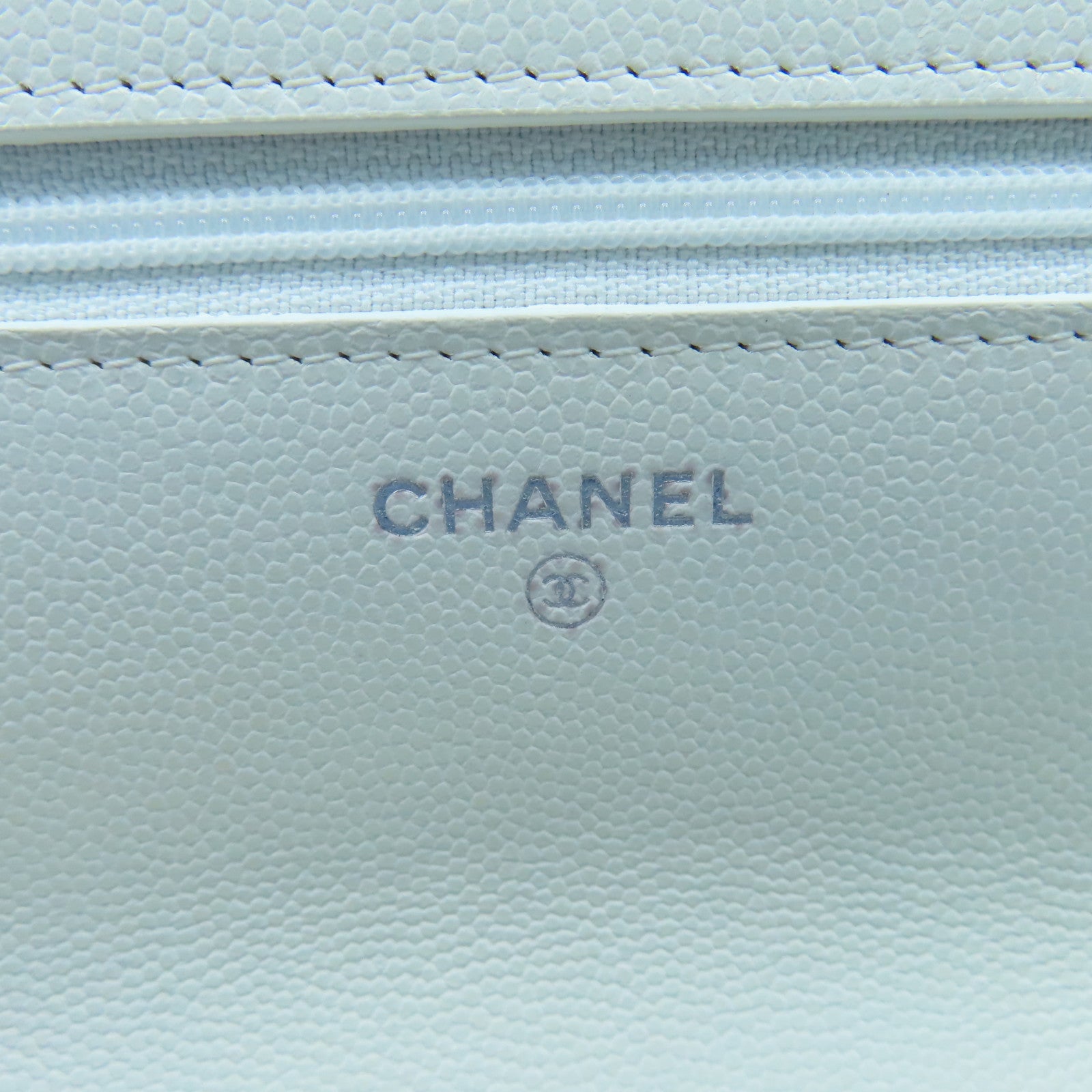CHANEL 菱格牛皮皮革WOC鏈帶肩背袋白色