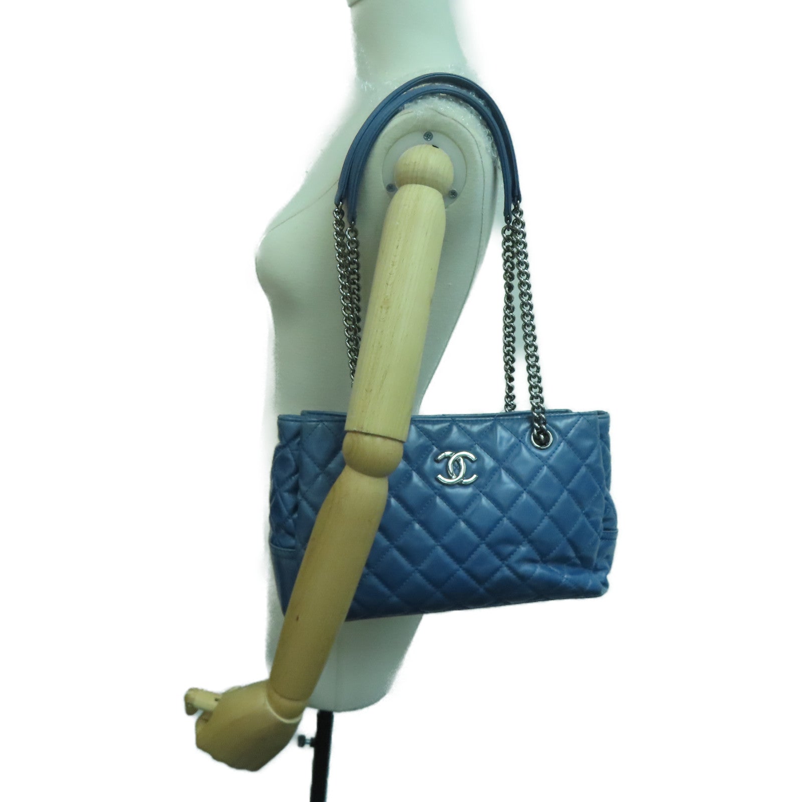 CHANEL 【激減優惠】菱格牛皮皮革Chain Shoulder銀扣肩背袋藍色