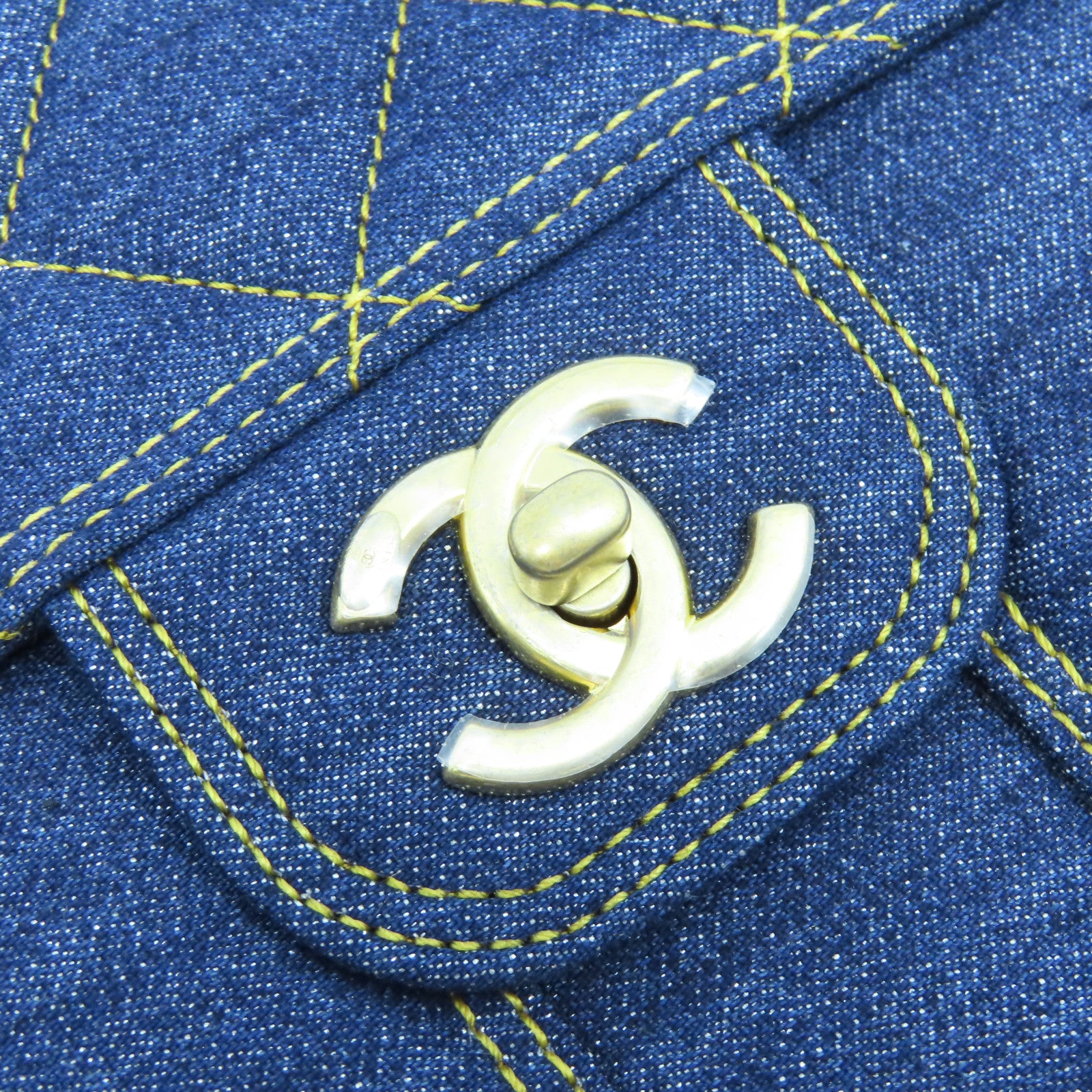 CHANEL 菱格牛仔布帆布Backpack金扣背包藍色