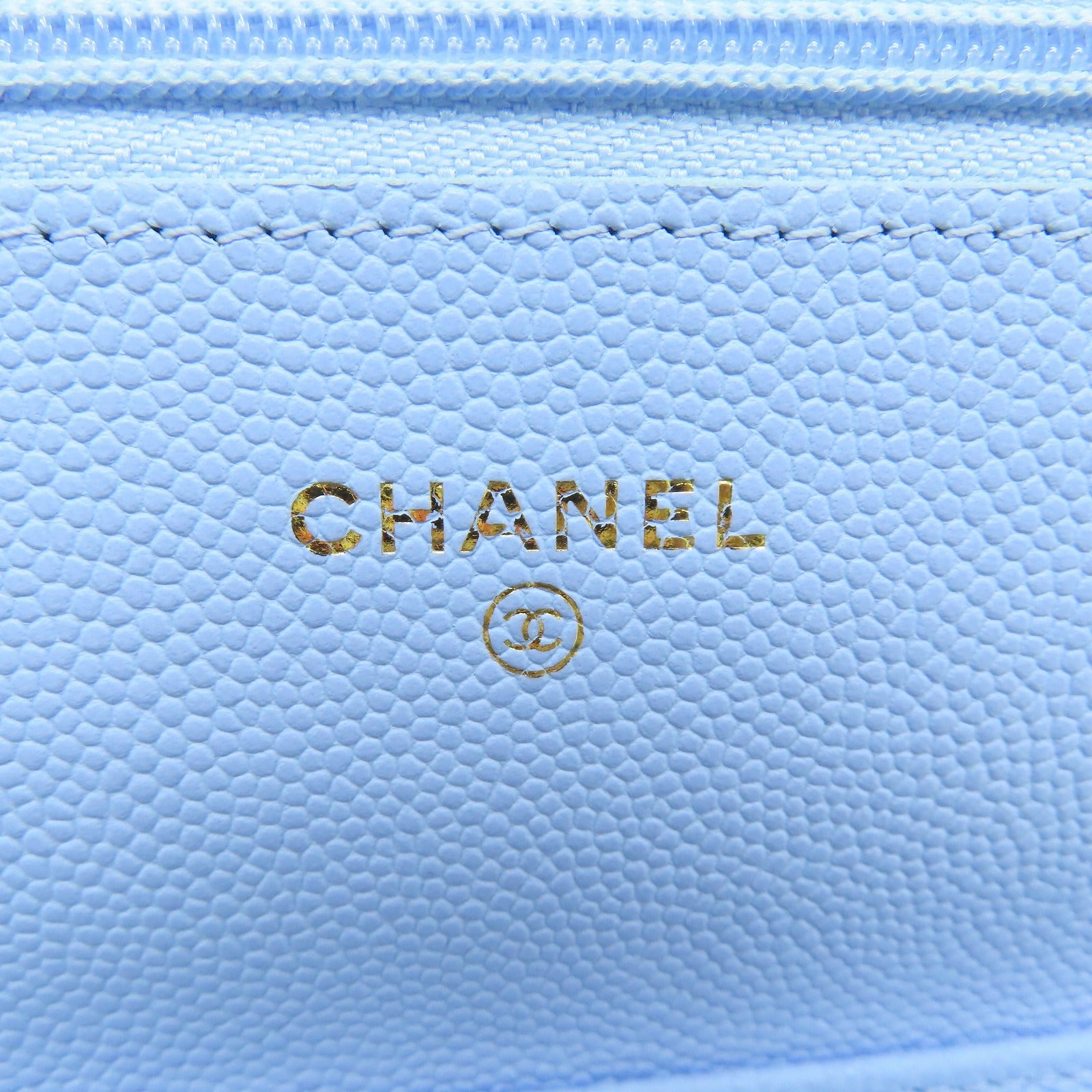 CHANEL 菱格Caviar皮革Wallet On Chain金扣鏈帶肩背袋淺藍色