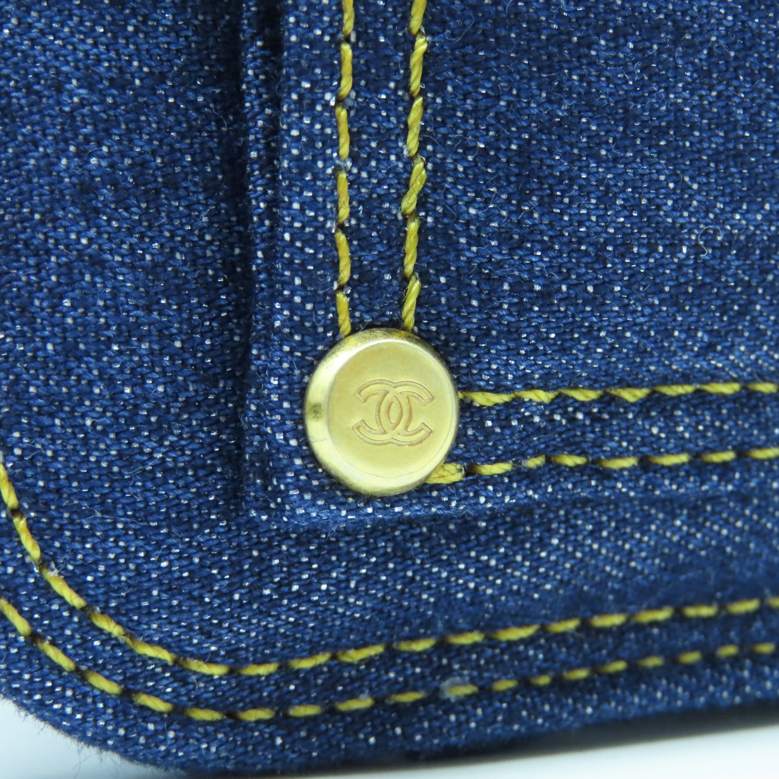 CHANEL 菱格牛仔布帆布Backpack金扣背包藍色