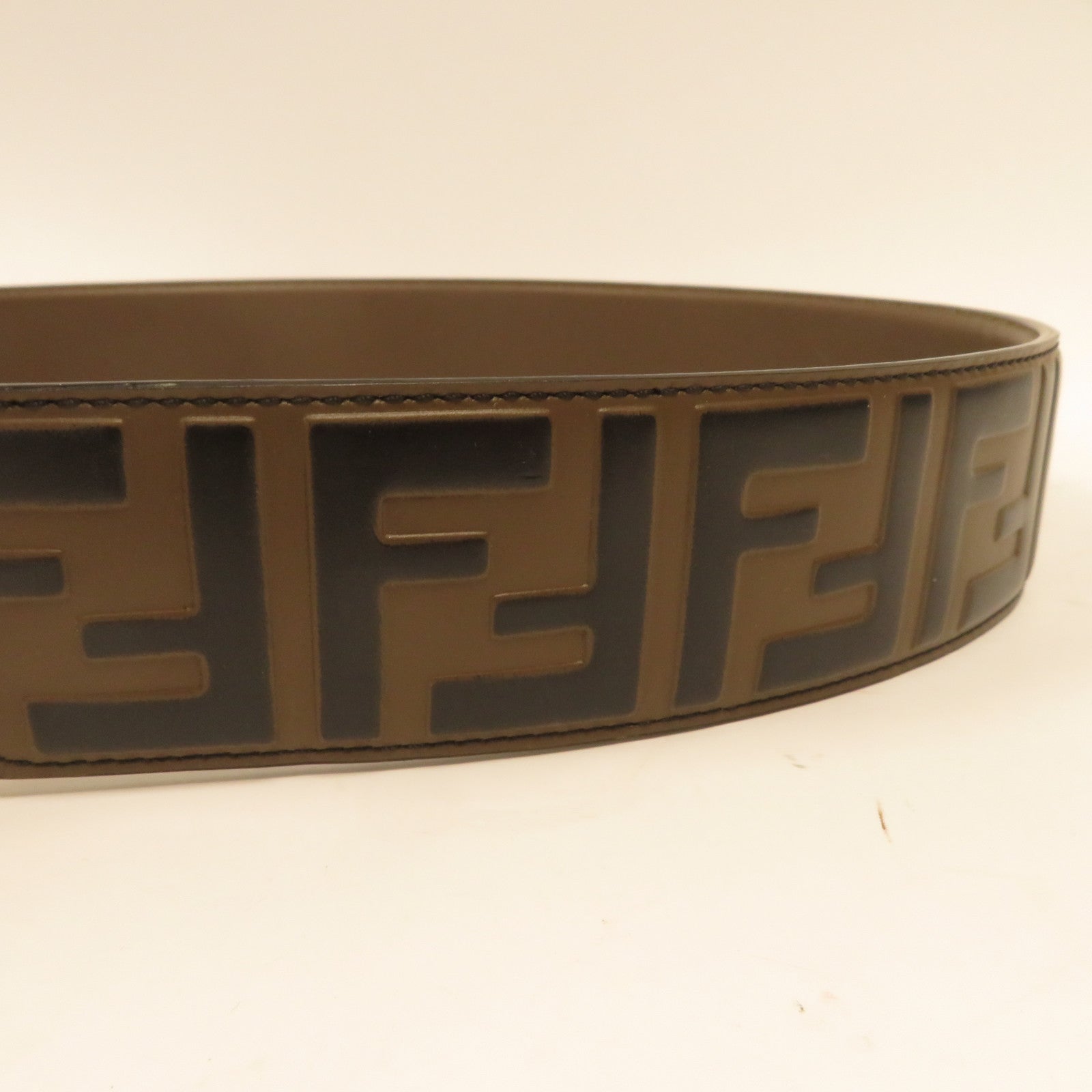 FENDI 牛皮皮革Strap You金扣肩背帶啡色