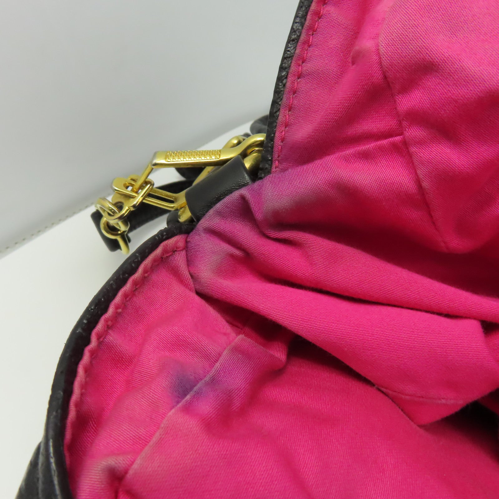 Miu Miu 牛皮皮革2 Way Shoulder金扣手挽肩背兩用袋黑色