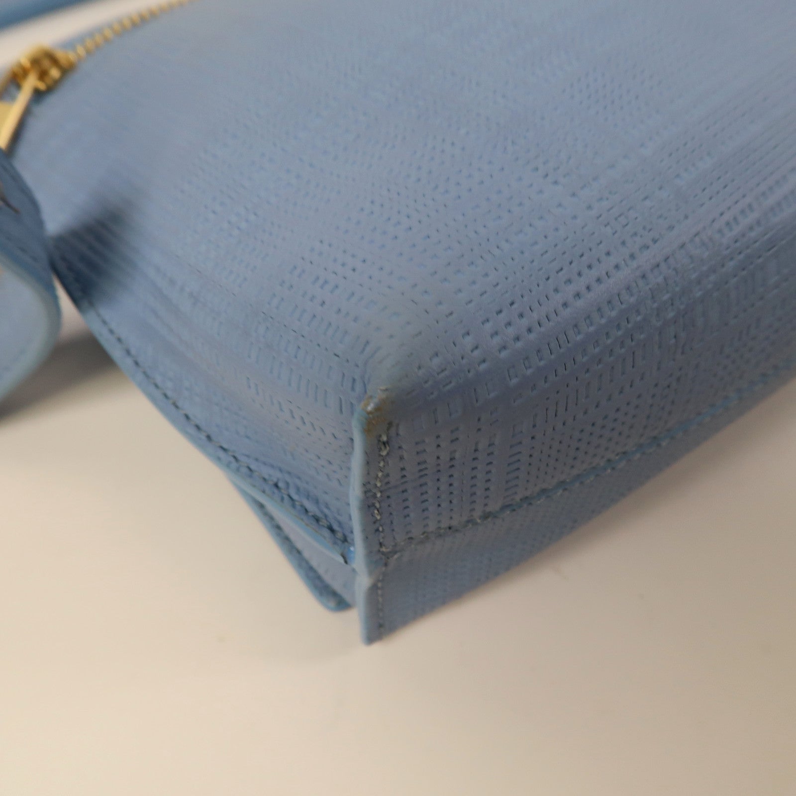 LOEWE 牛皮皮革Clutch金扣肩背袋淺藍色