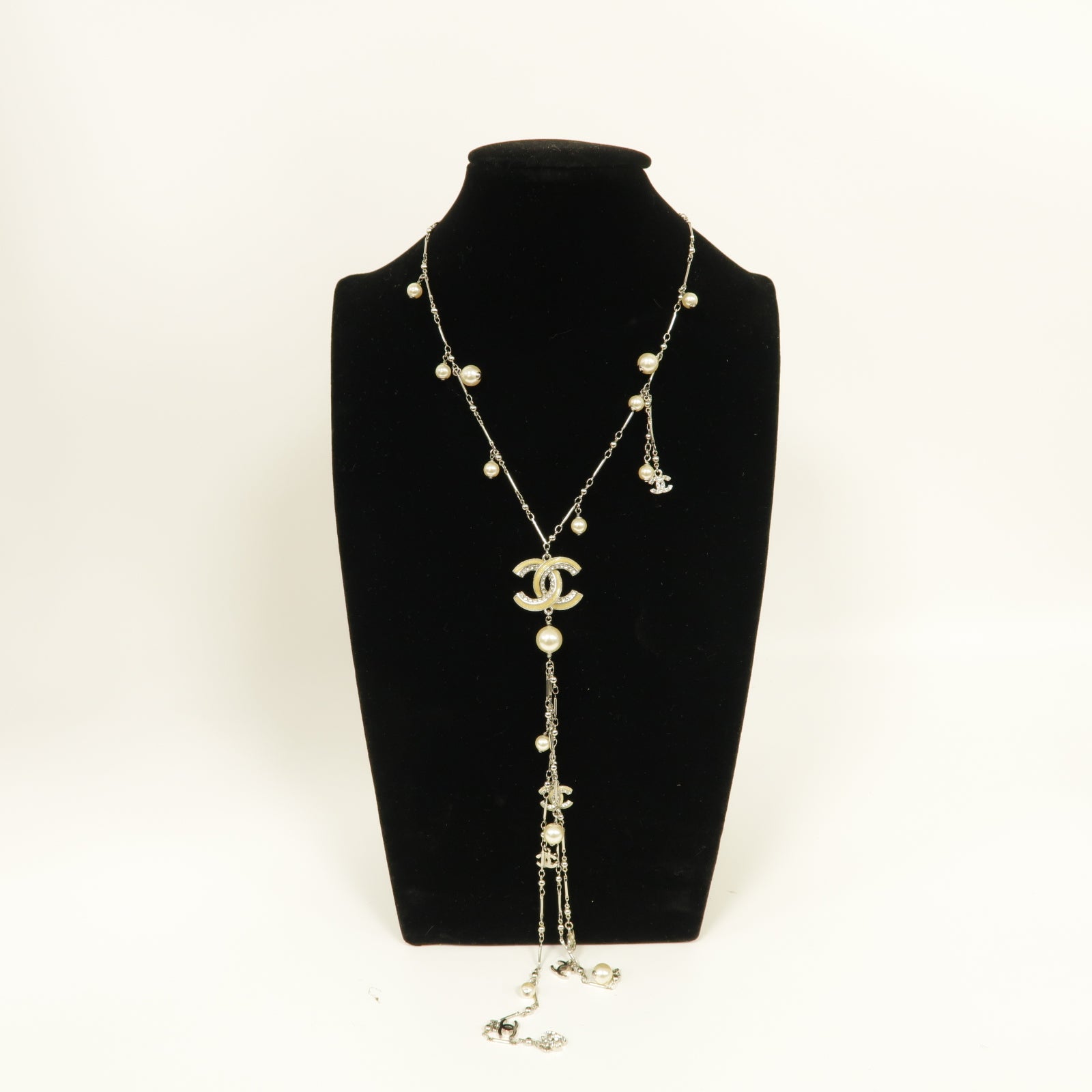 CHANEL 金屬Necklace項鍊銀色/白色