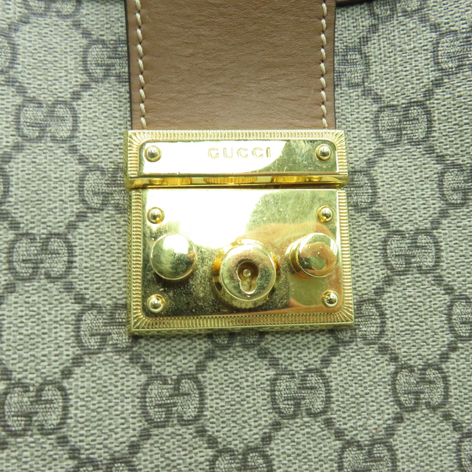 GUCCI PVC涂层帆布Chain Shoulder金扣链带肩背袋棕色