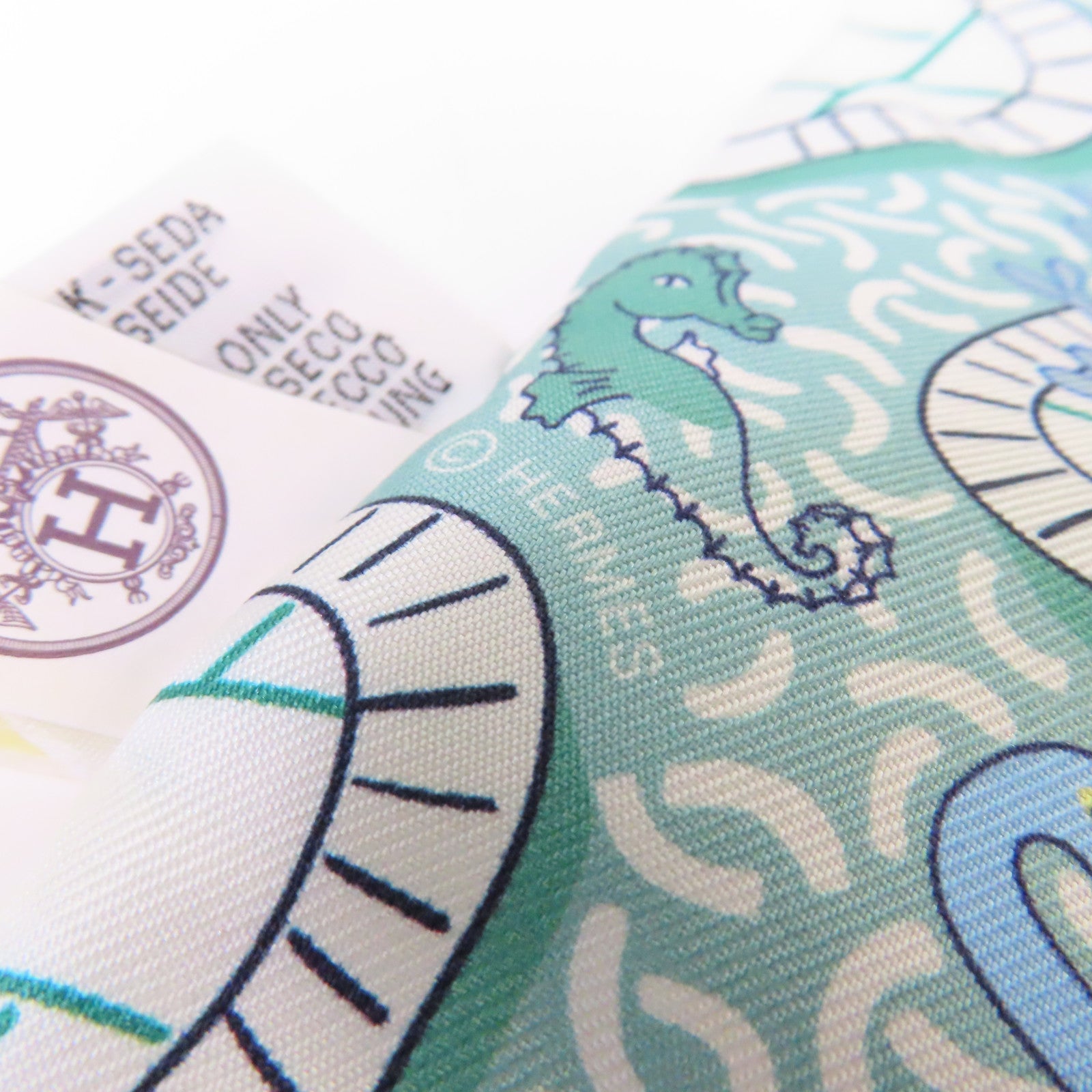 HERMES 絲質Twilly Scarf絲巾淺藍色/白色/淺黃色/彩色