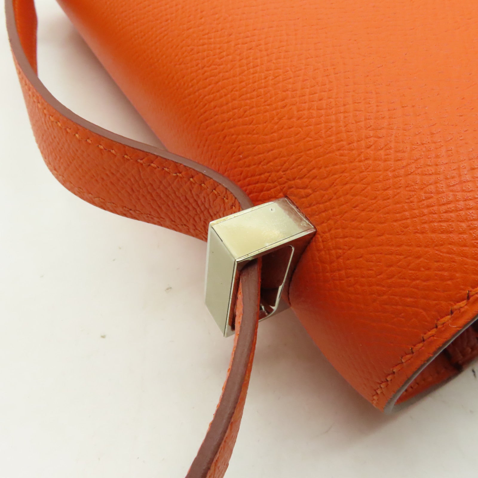 HERMES Epsom皮革Constance 24銀扣肩背袋Feu橙色