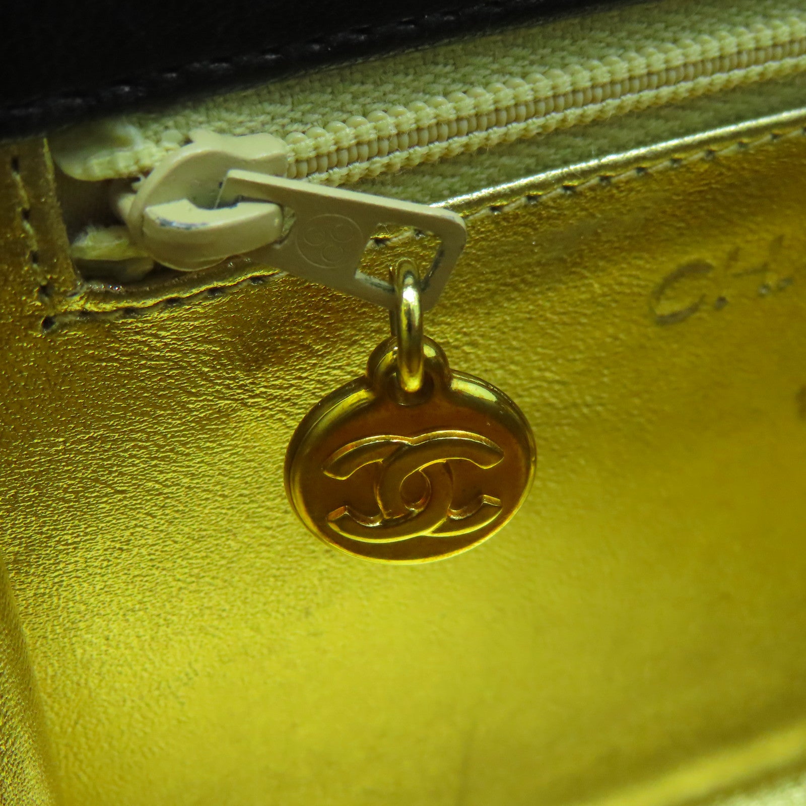 CHANEL 羊皮皮革Handbag金扣手挽袋黑色