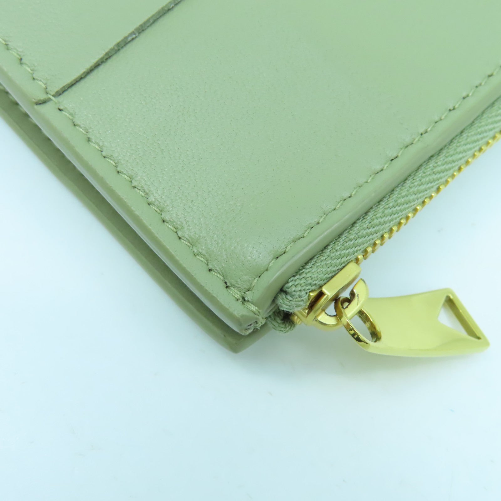 BOTTEGA VENETA 織紋羊皮皮革Medium Cassette Bi-Fold Zip Wallet金扣長錢包石灰綠色