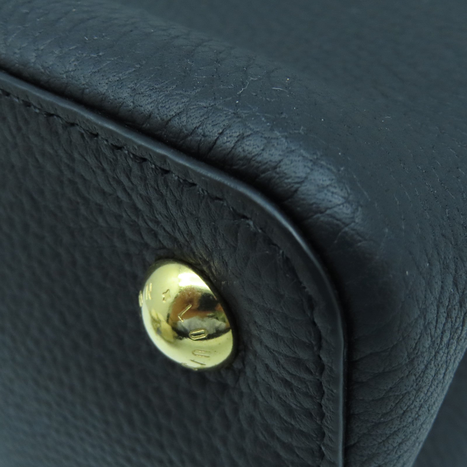 LOUIS VUITTON Taurillon皮革Parnassea Capucines PM金扣手挽肩背兩用袋黑色