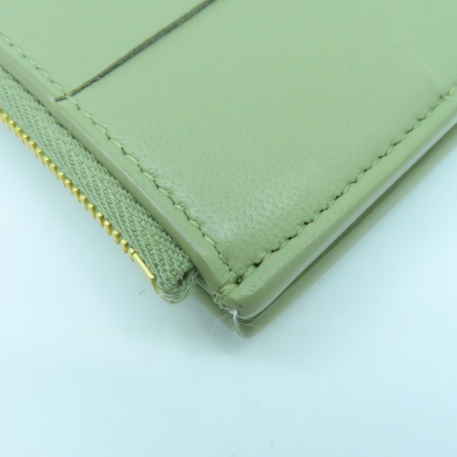 BOTTEGA VENETA 織紋羊皮皮革Medium Cassette Bi-Fold Zip Wallet金扣長錢包石灰綠色