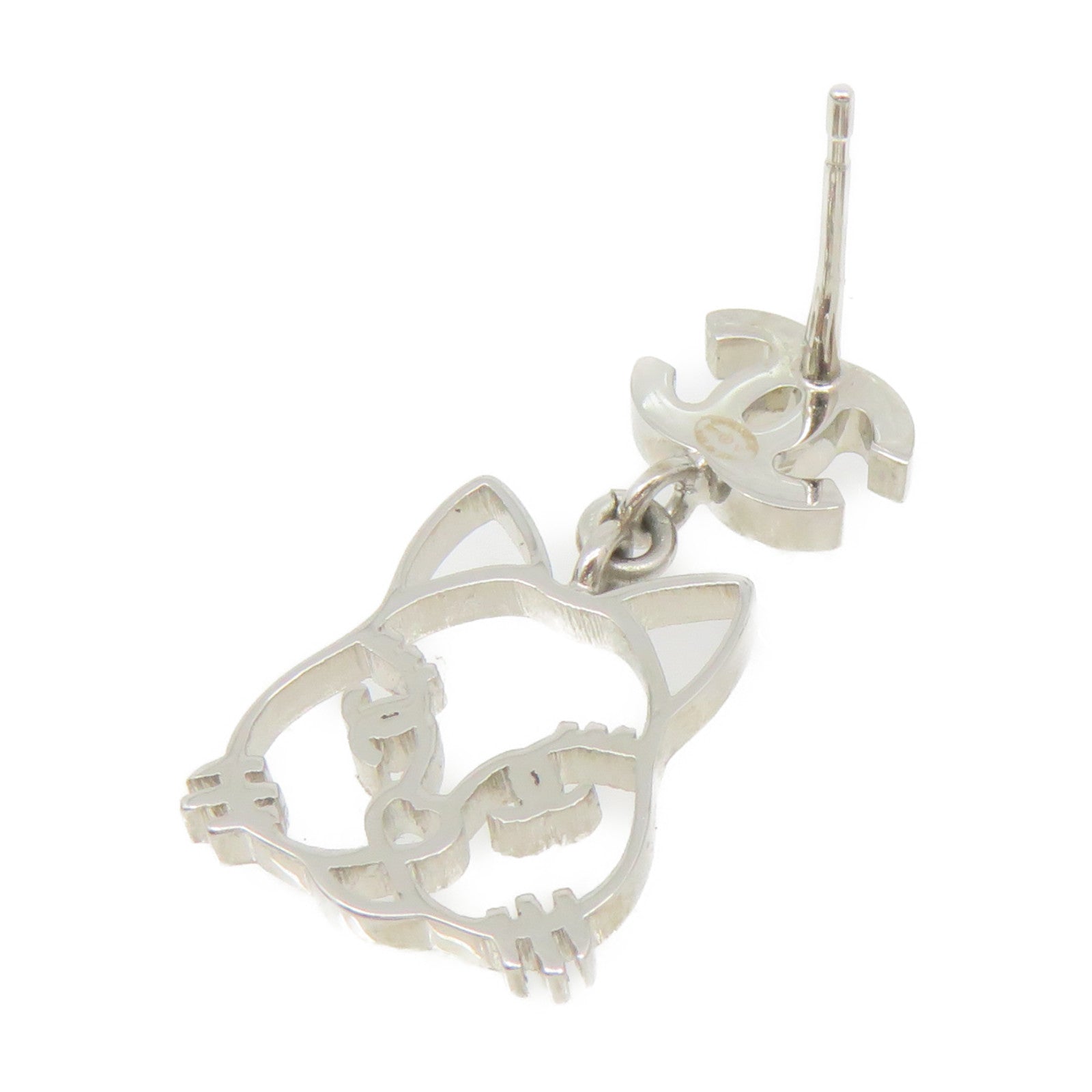 CHANEL metal CC Earrings earrings