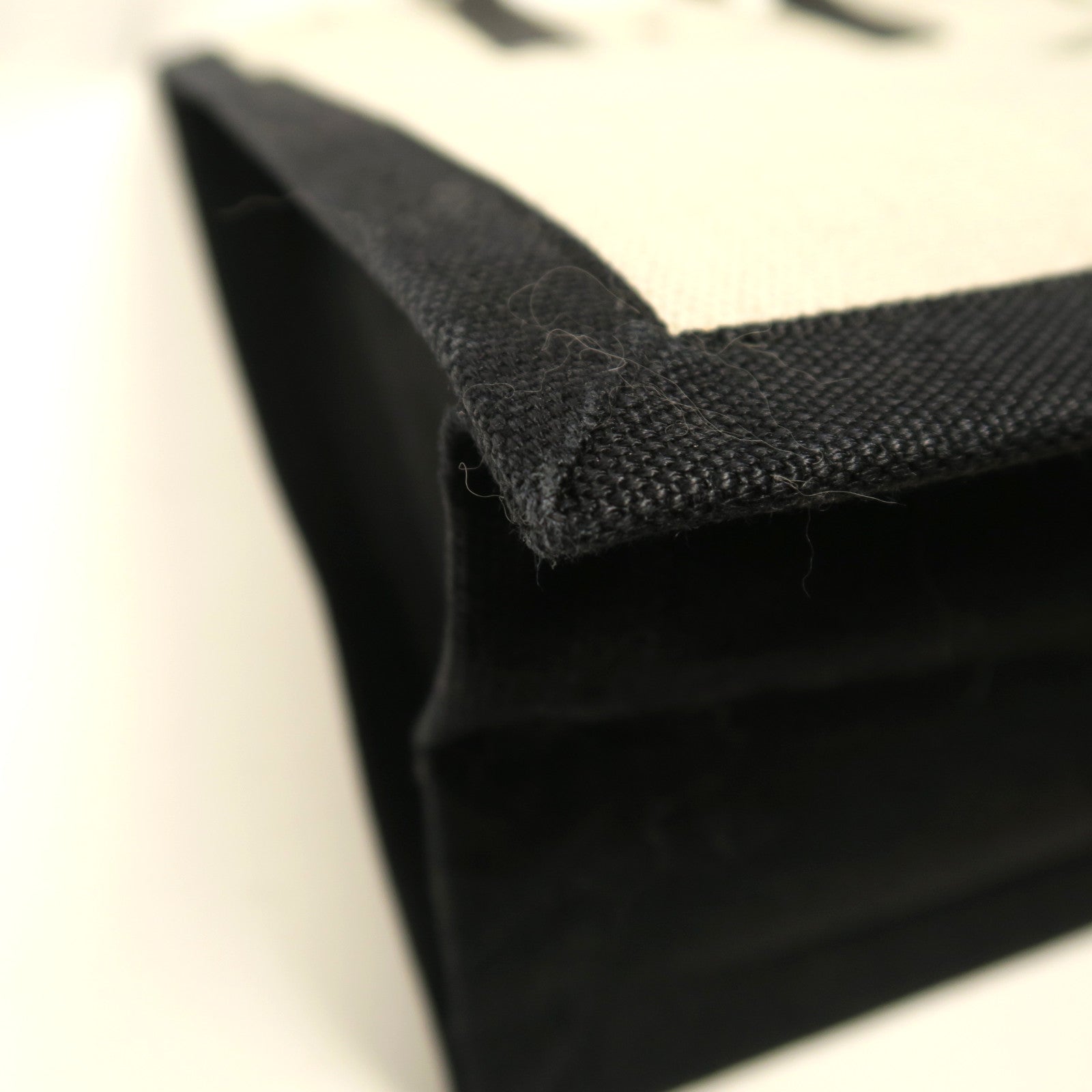 SAINT LAURENT 帆布Rive Gauche Handbag銀扣手挽袋米色/黑色
