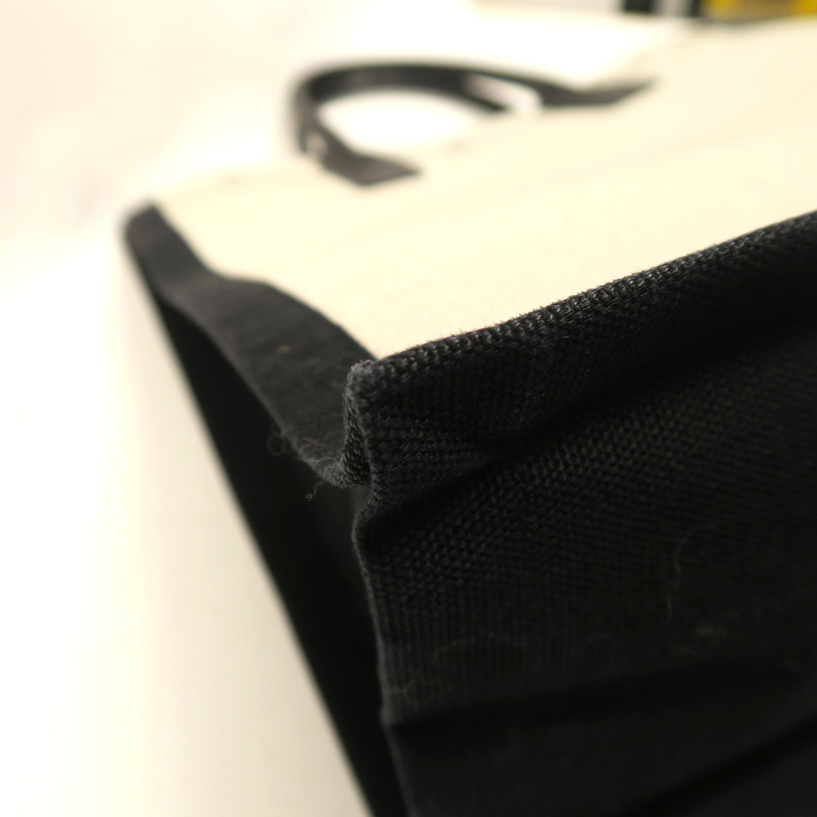 SAINT LAURENT 帆布Rive Gauche Handbag銀扣手挽袋米色/黑色