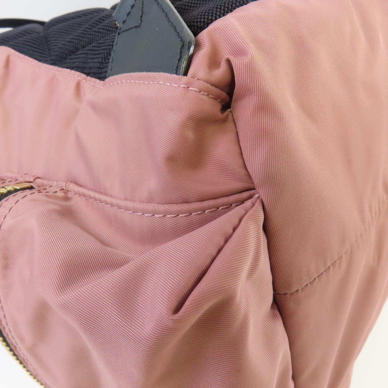 BURBERRY 尼龍Backpack金扣背包粉紅色