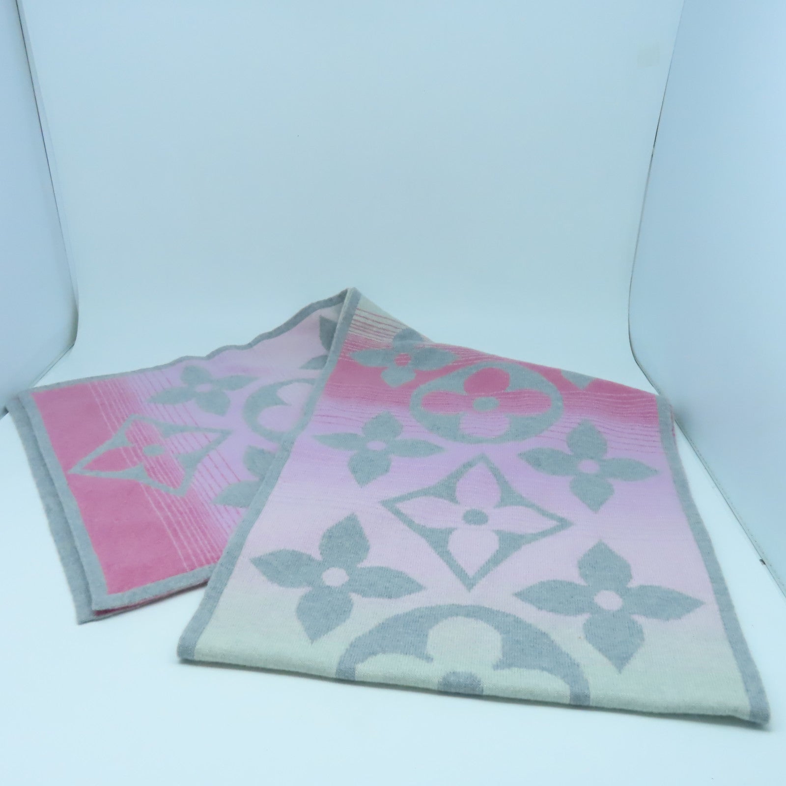 LOUIS VUITTON 羊絨Scarf圍巾灰色/粉紅色