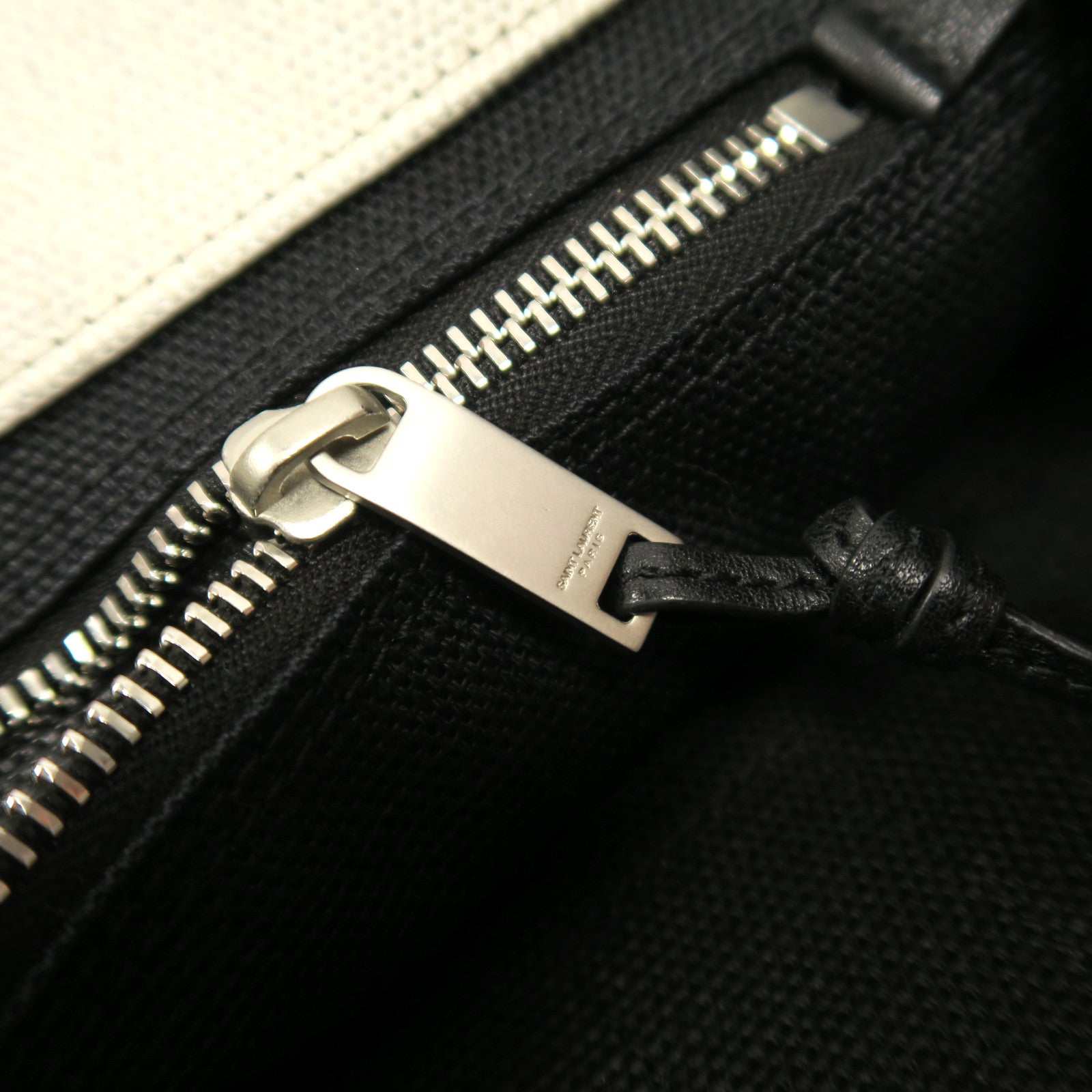 SAINT LAURENT 帆布Rive Gauche Handbag銀扣手挽袋米色/黑色
