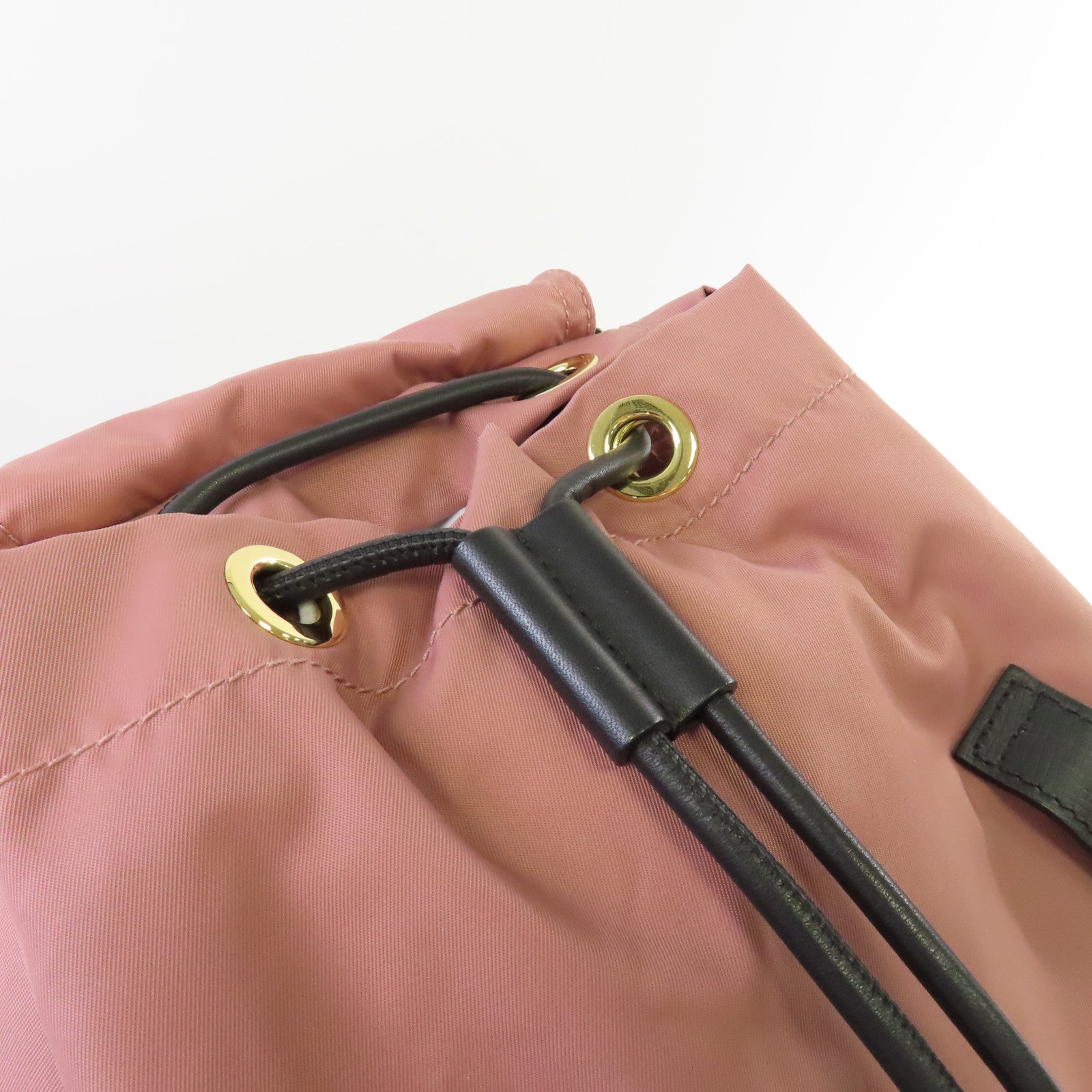 BURBERRY 尼龍Backpack金扣背包粉紅色