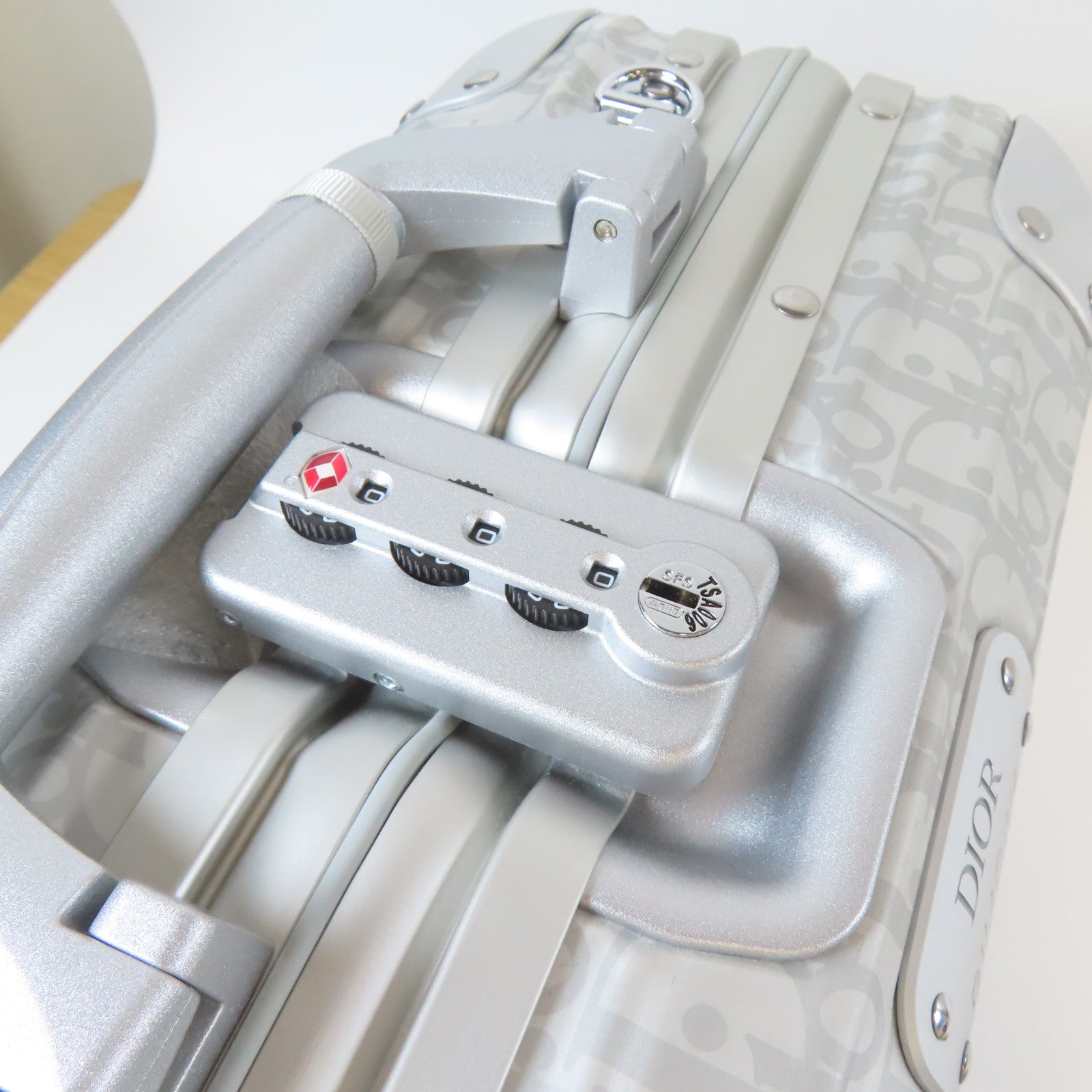 Dior 金屬DiorXRimowa Suitcase銀扣行李箱銀灰色
