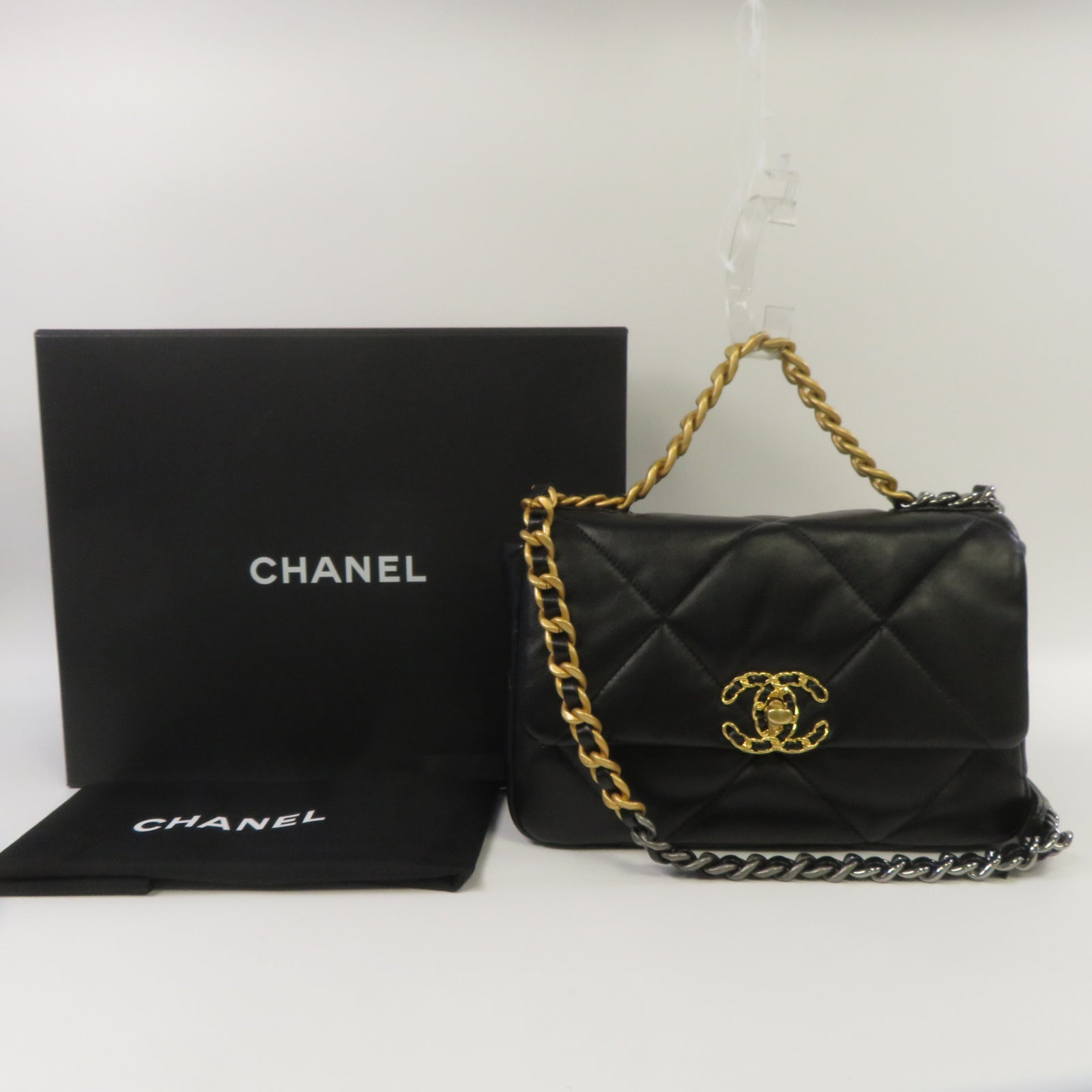 CHANEL 菱格羊皮皮革Chanel 19金扣鏈帶肩背袋黑色