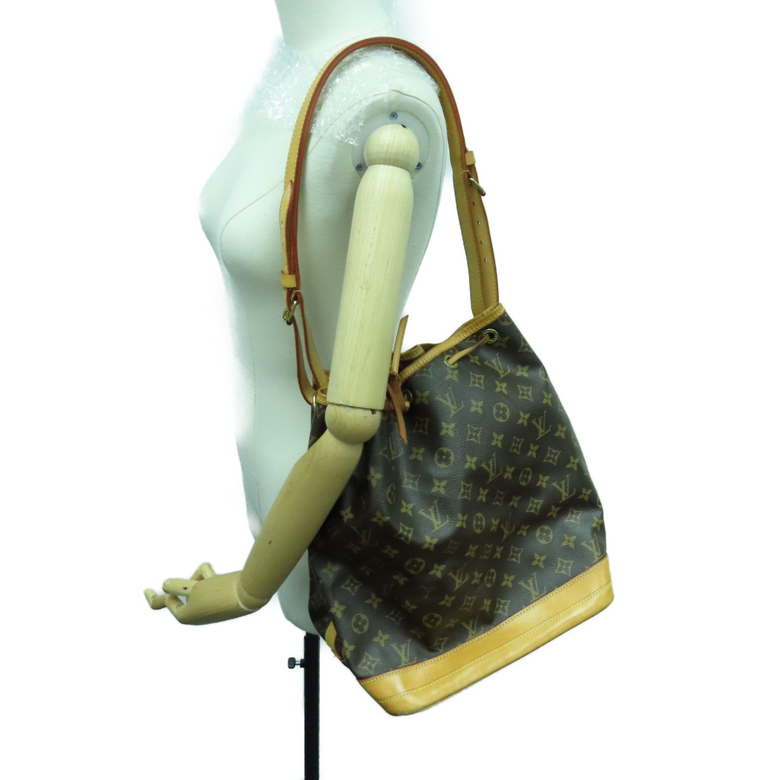 LOUIS VUITTON Monogram Noe金扣肩背袋啡色