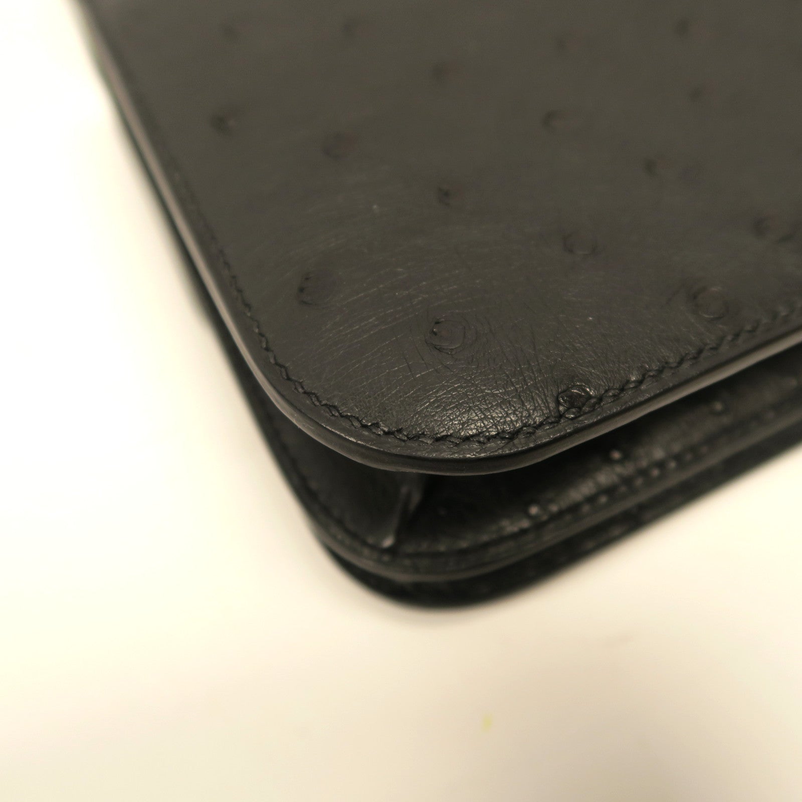 HERMES 鴕鳥皮革Constance Mini肩背袋黑色