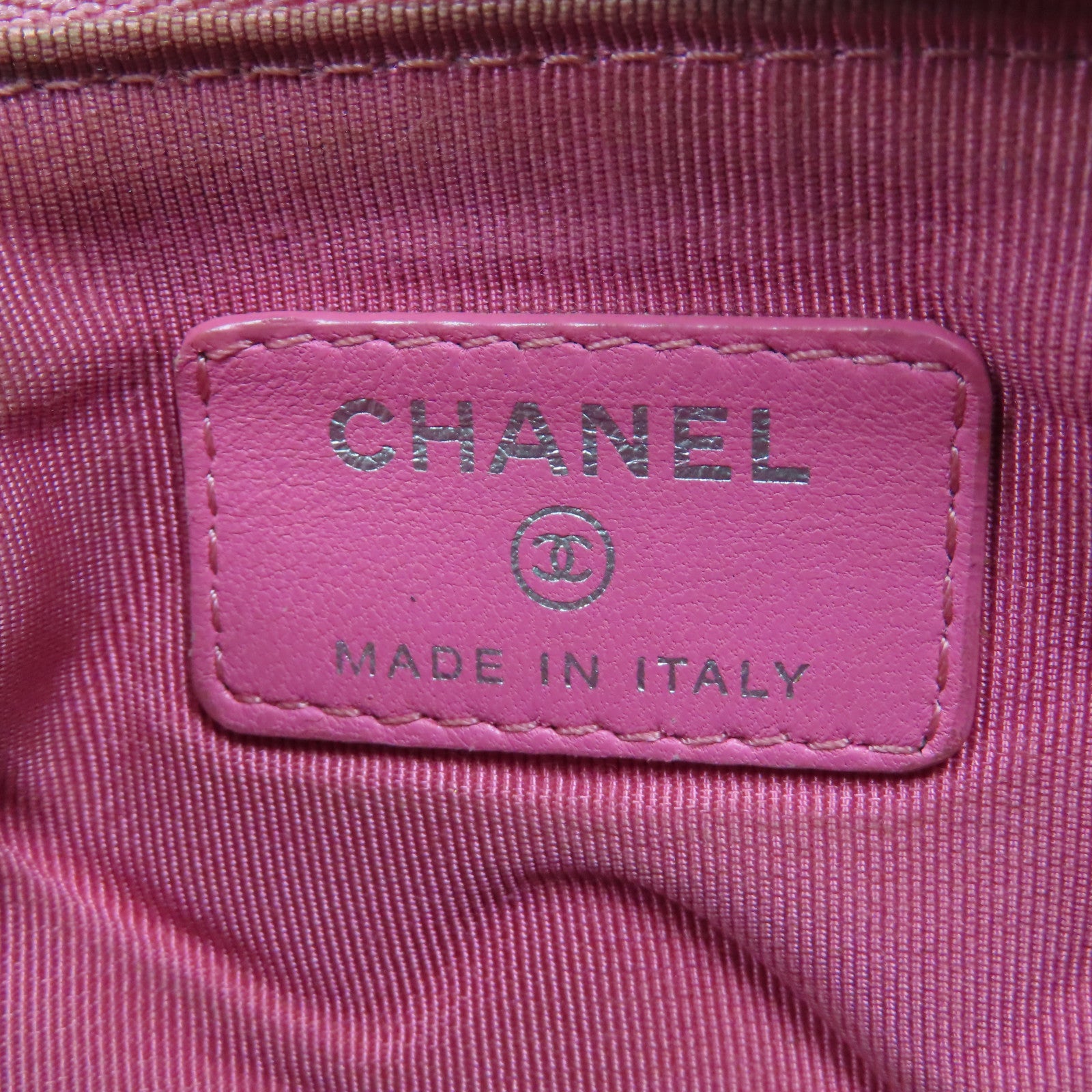 CHANEL 菱格皮革Pouch銀扣手拿包粉紅色