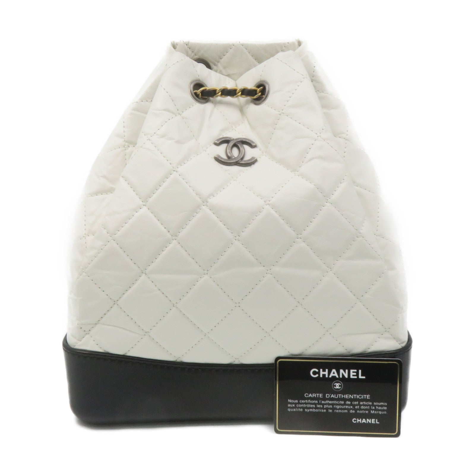 CHANEL 菱格牛皮皮革Gabrielle Backpack鏈帶肩背袋白色/黑色