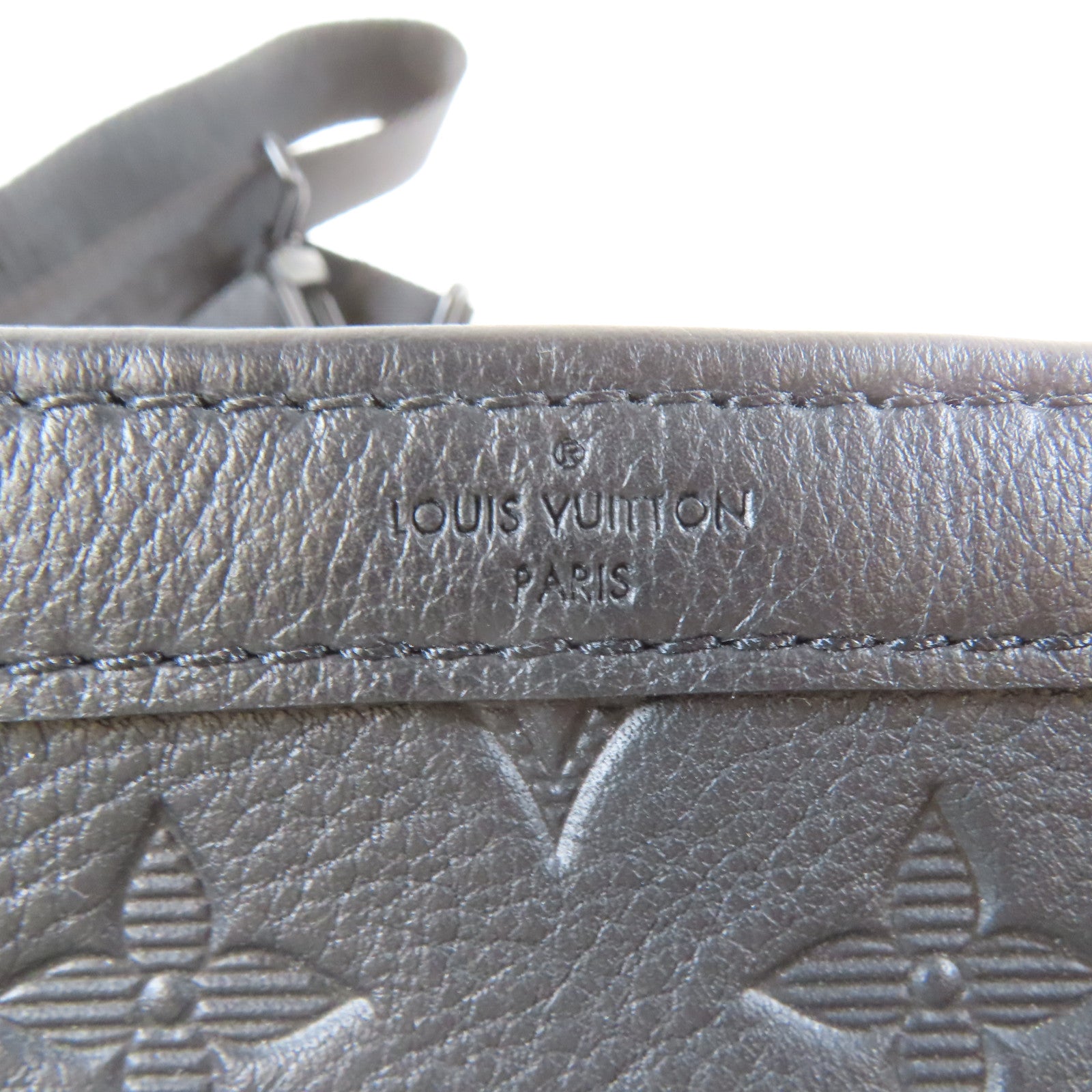LOUIS VUITTON 牛皮皮革Gaston黑扣肩背袋黑色