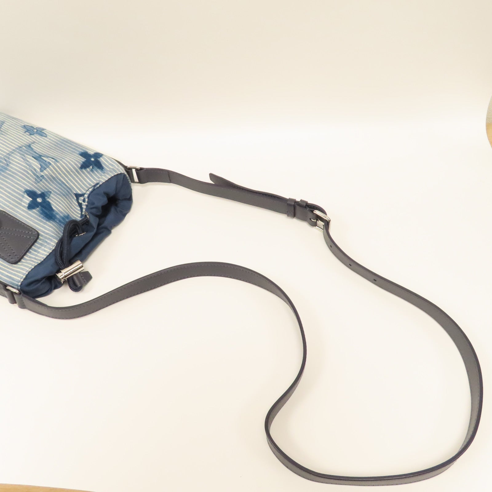 LOUIS VUITTON 帆布Sac Marin BB銀扣肩背袋藍色
