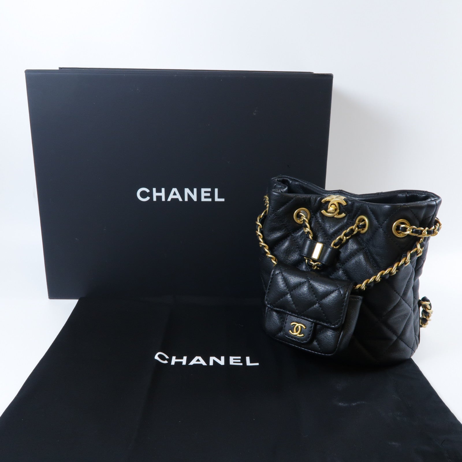 CHANEL 菱格皮革Mini Backpack金扣鏈帶背包黑色