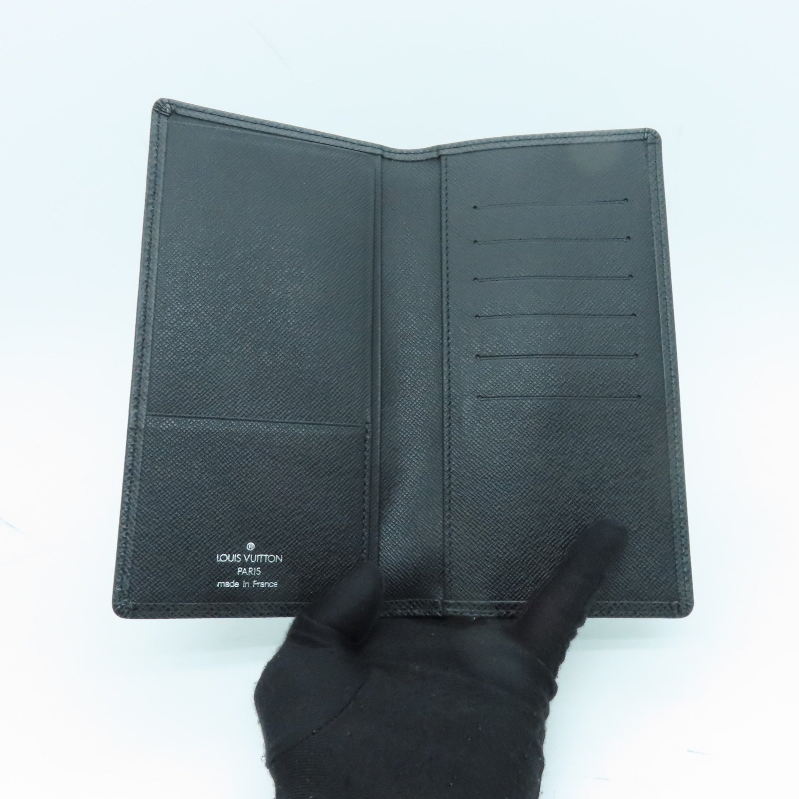 LOUIS VUITTON Taiga Long Wallet長錢包黑色