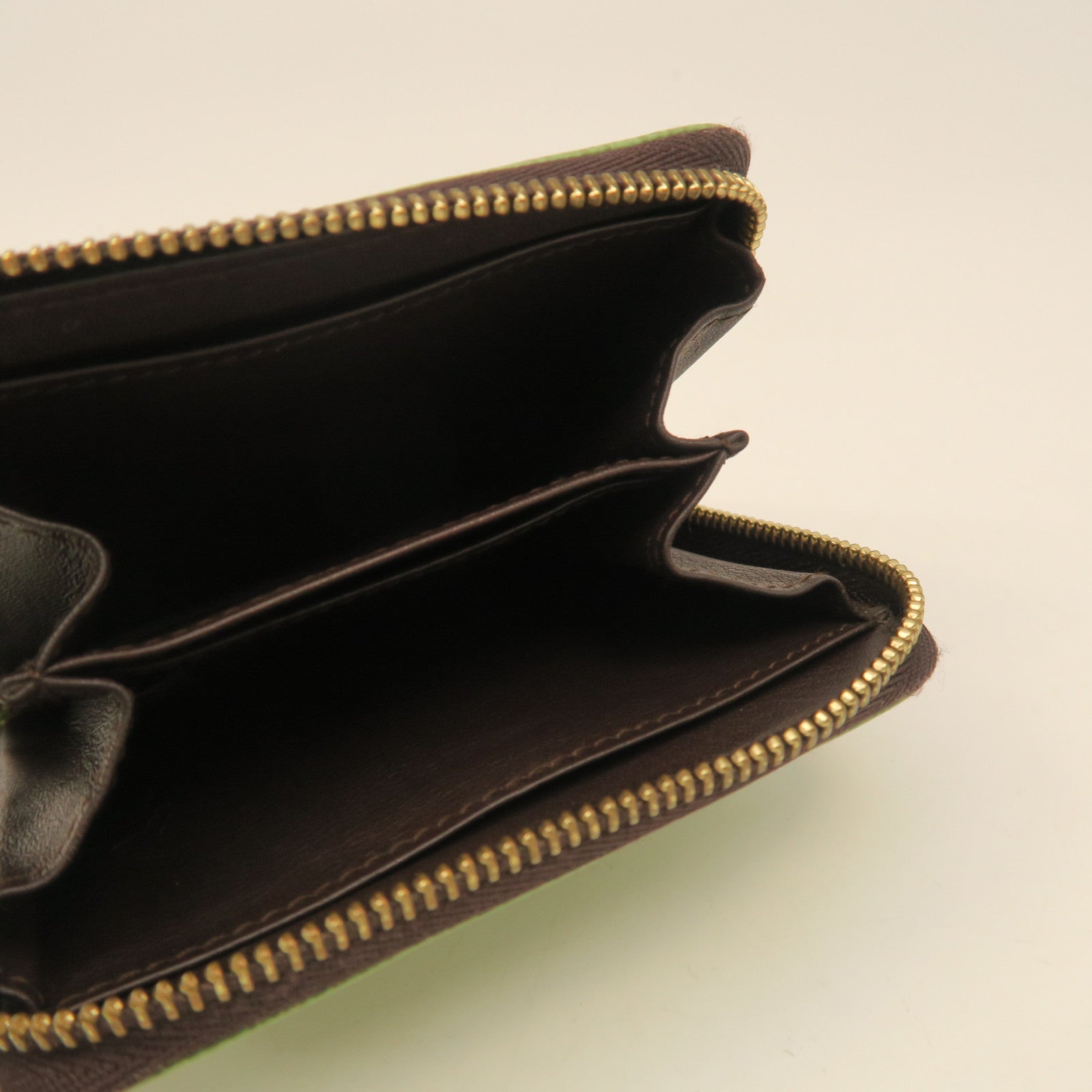 LOEWE 【激減優惠】牛皮皮革Zipper Wallet金扣拉錬錢包綠色