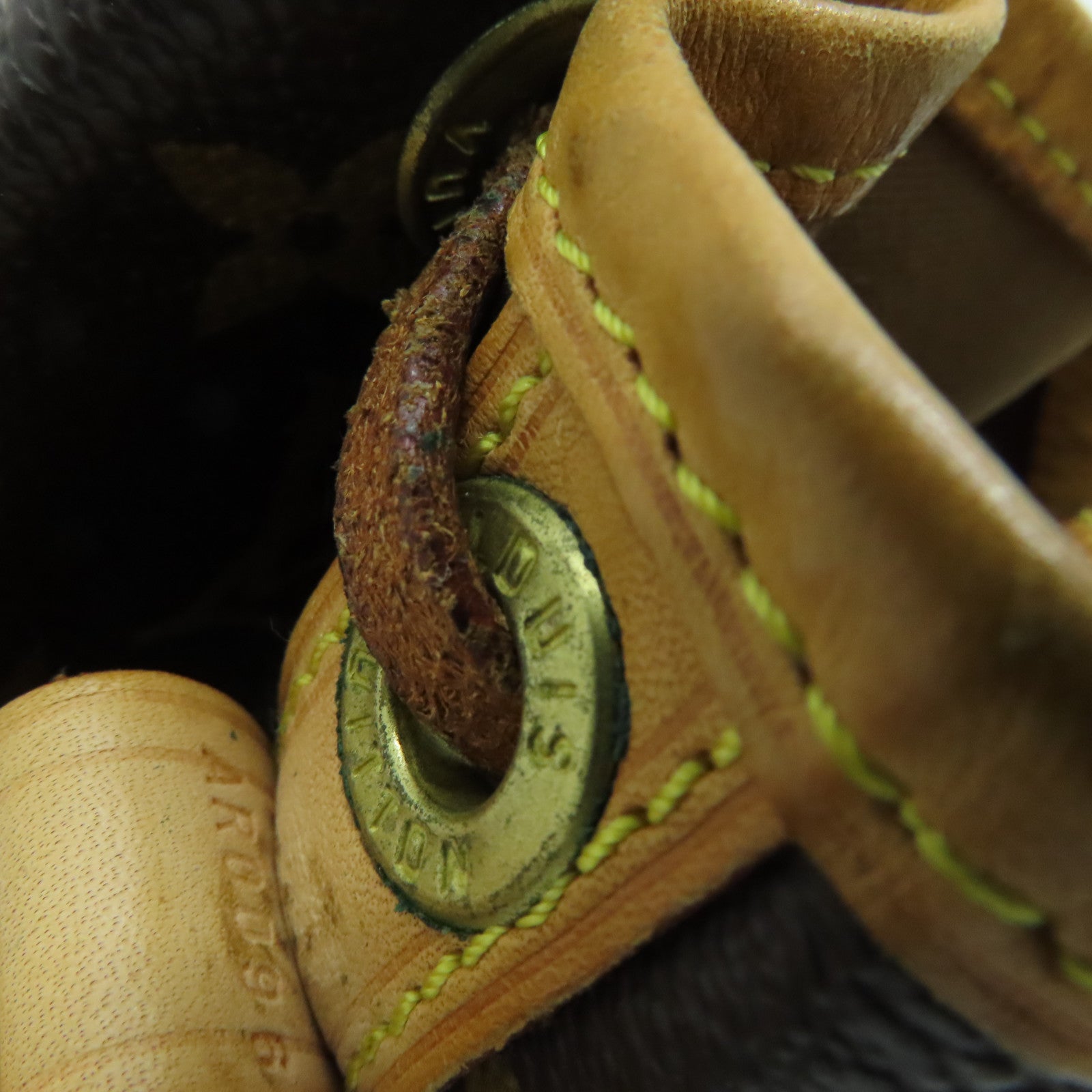 LOUIS VUITTON Monogram Noe金扣肩背袋啡色