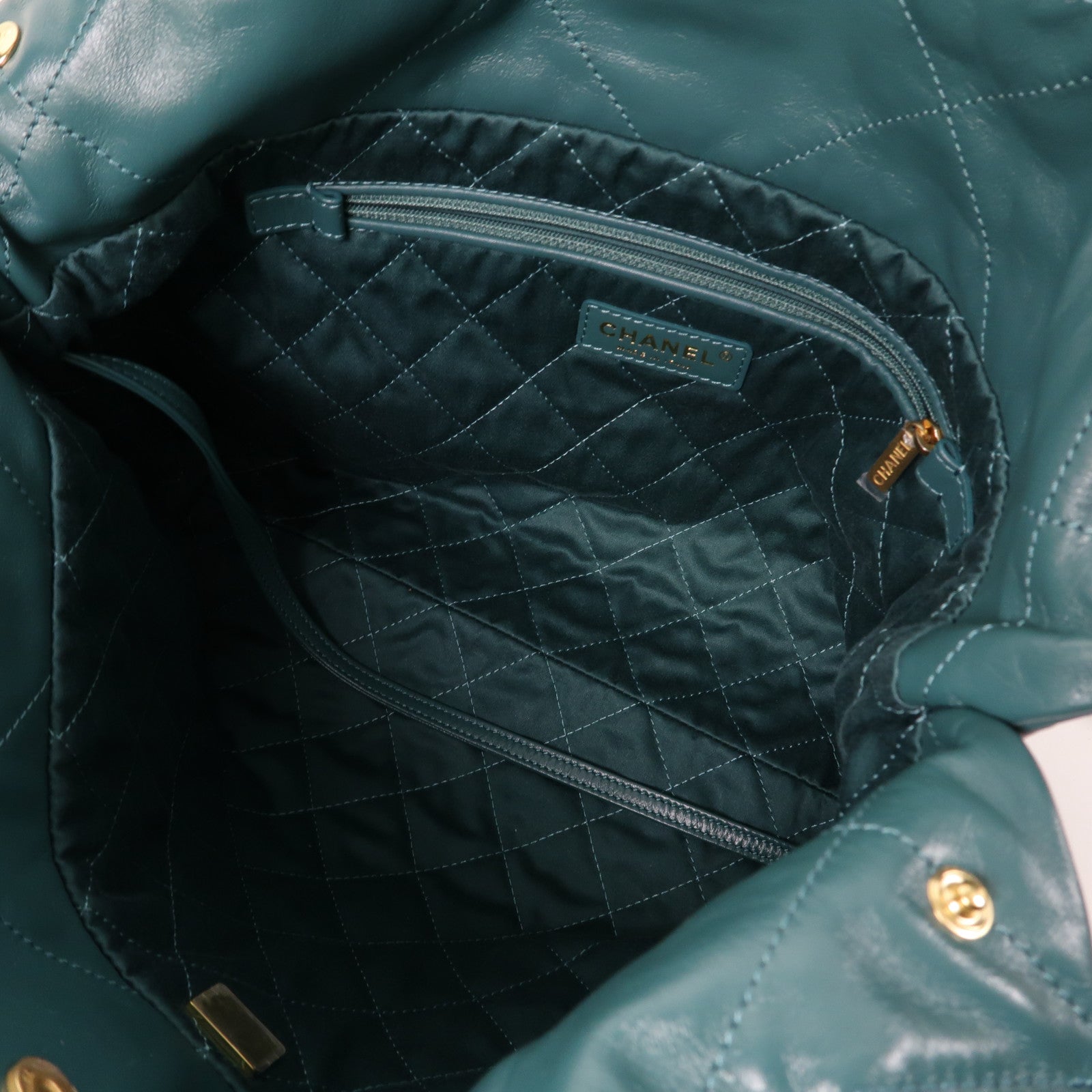 CHANEL 菱格牛皮皮革Chanel 22 Small金扣鏈帶肩背袋綠色