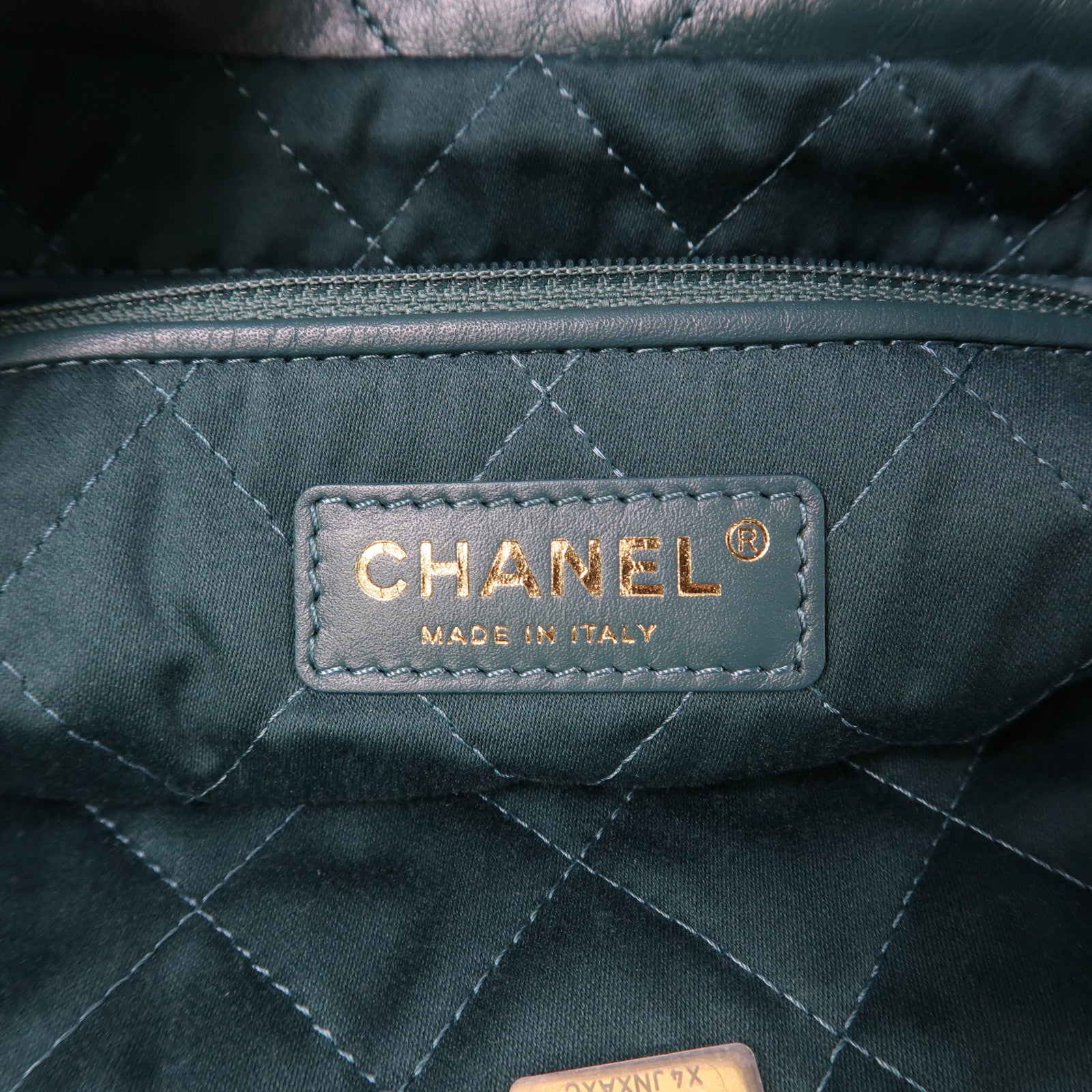CHANEL 菱格牛皮皮革Chanel 22 Small金扣鏈帶肩背袋綠色