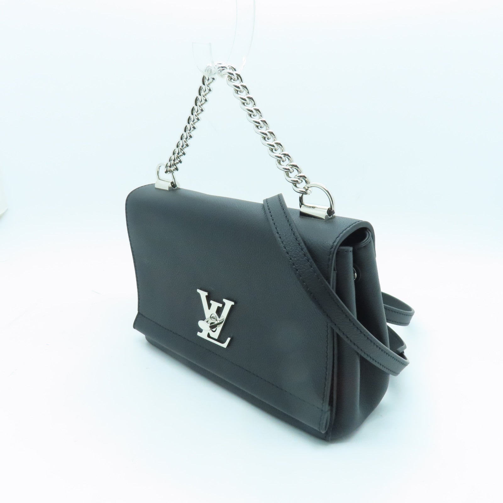 LOUIS VUITTON Taurillon Lockme II BB銀扣肩背袋黑色