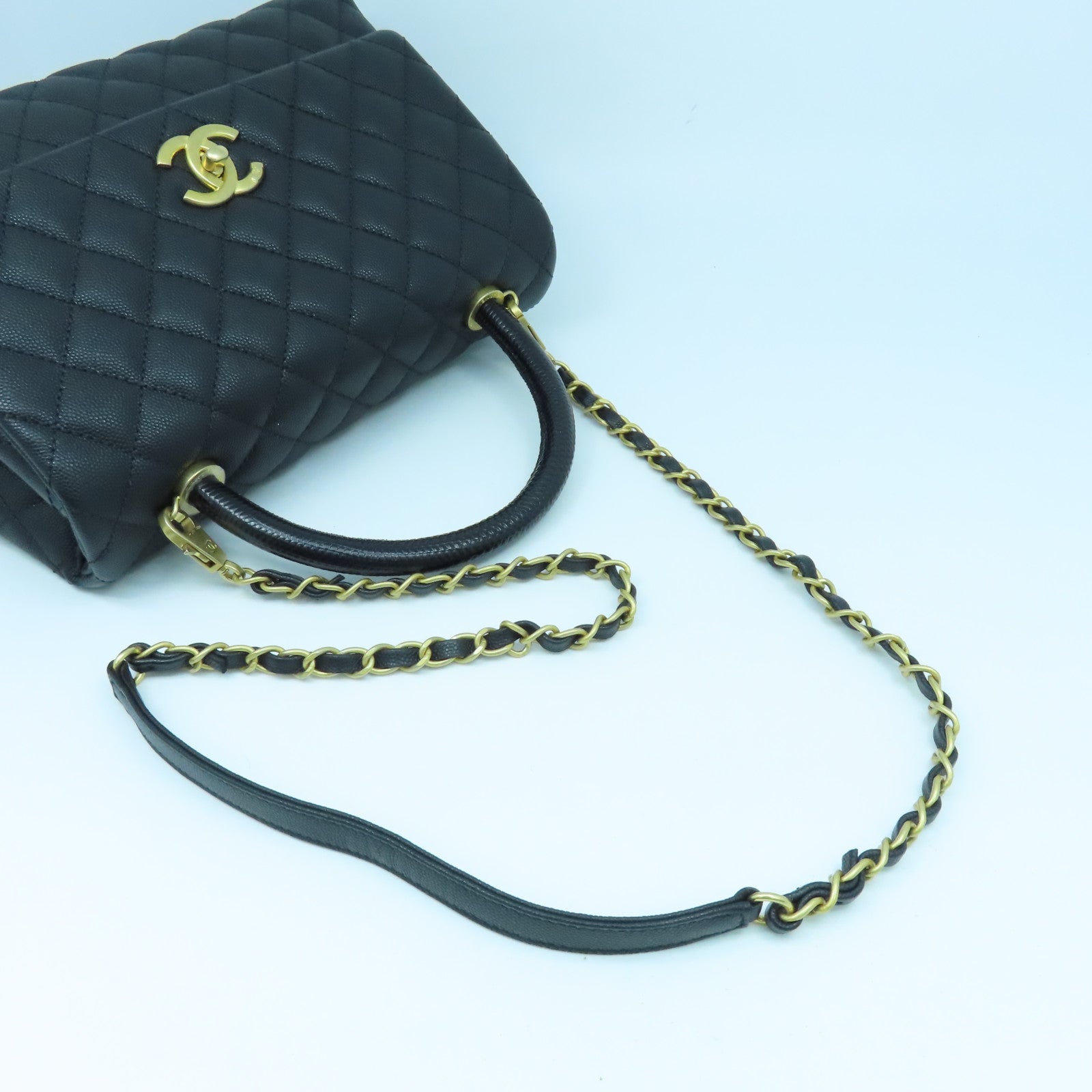 CHANEL rhombic cowhide leather CoCo Handle gold buckle shoulder bag black