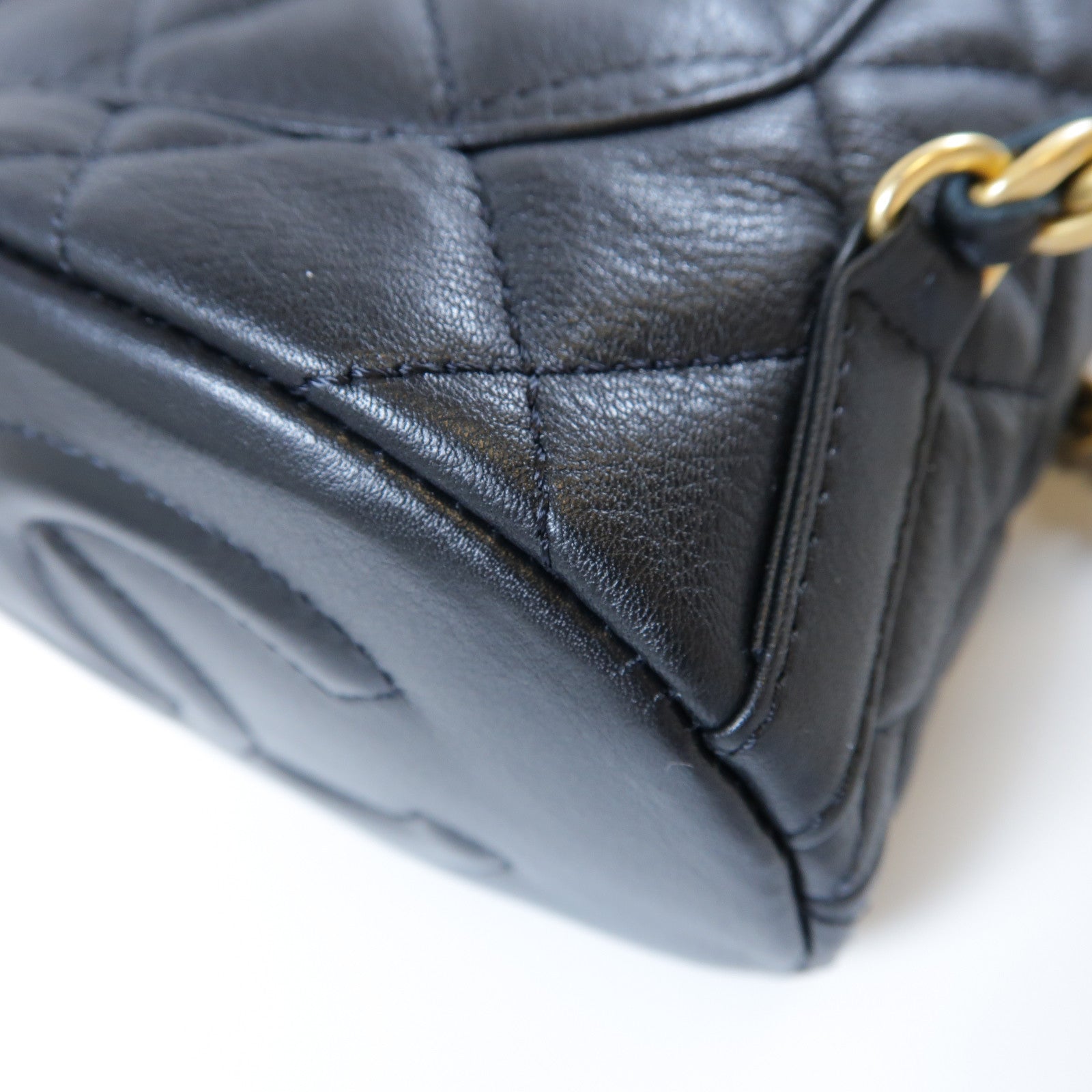CHANEL 菱格皮革Mini Backpack金扣鏈帶背包黑色