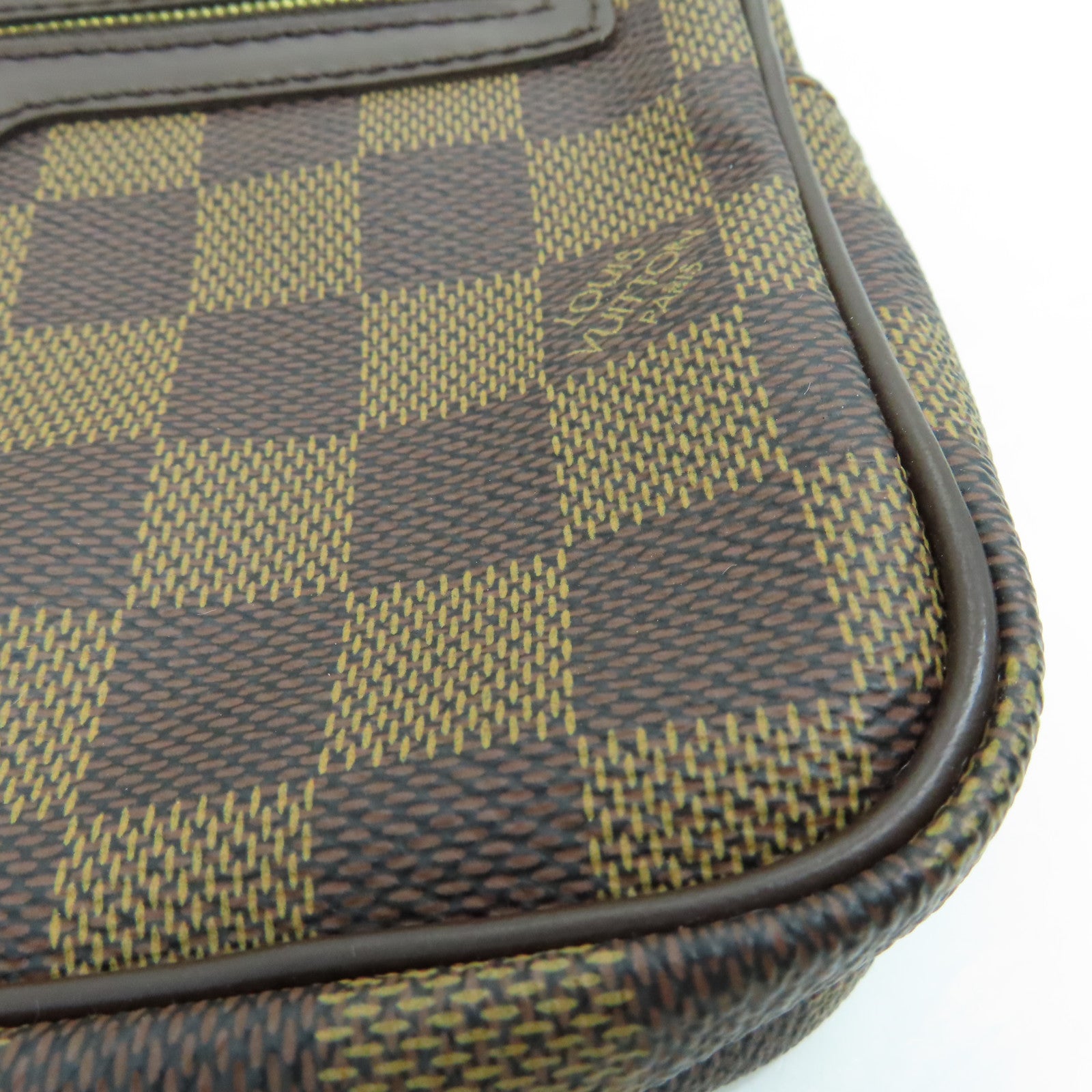 LOUIS VUITTON Damier Pochette Macau金扣手拿包啡色