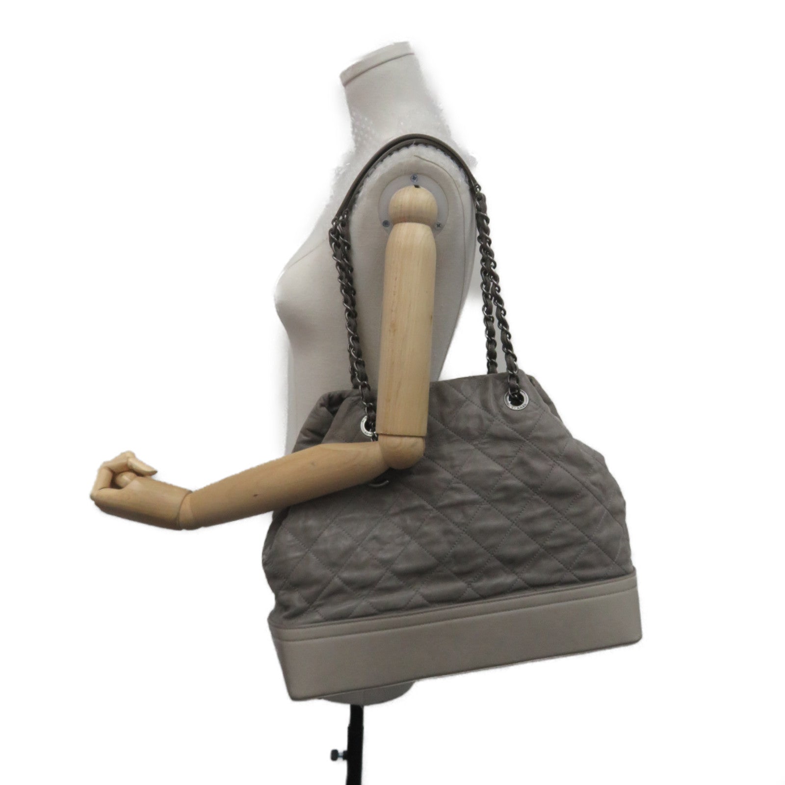 CHANEL [Sharp Reduction Offer] Lingge Cowhide Leather Chain Shoulder Silver Buckle Shoulder Bag Gray