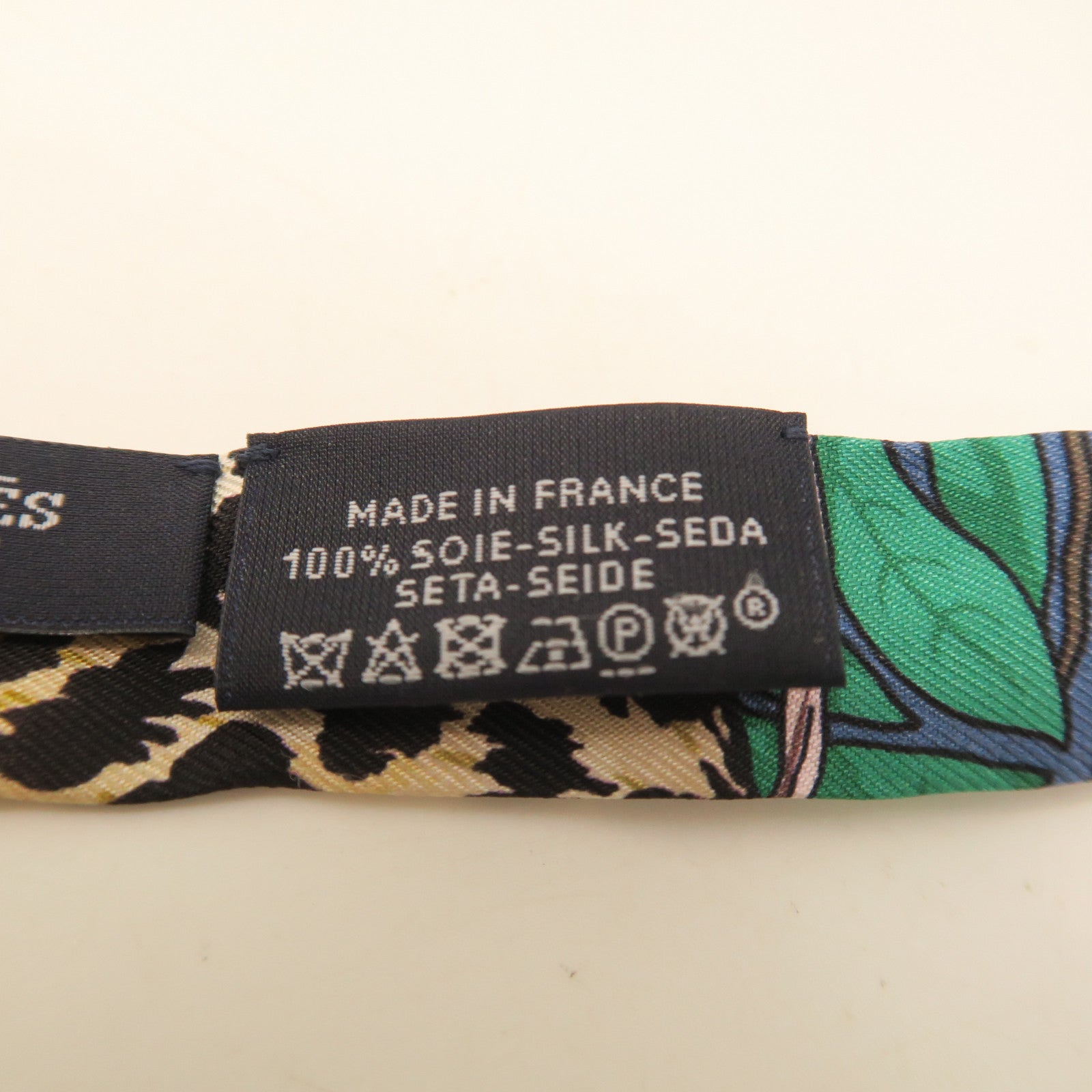 HERMES silk Twilly Doll scarf color