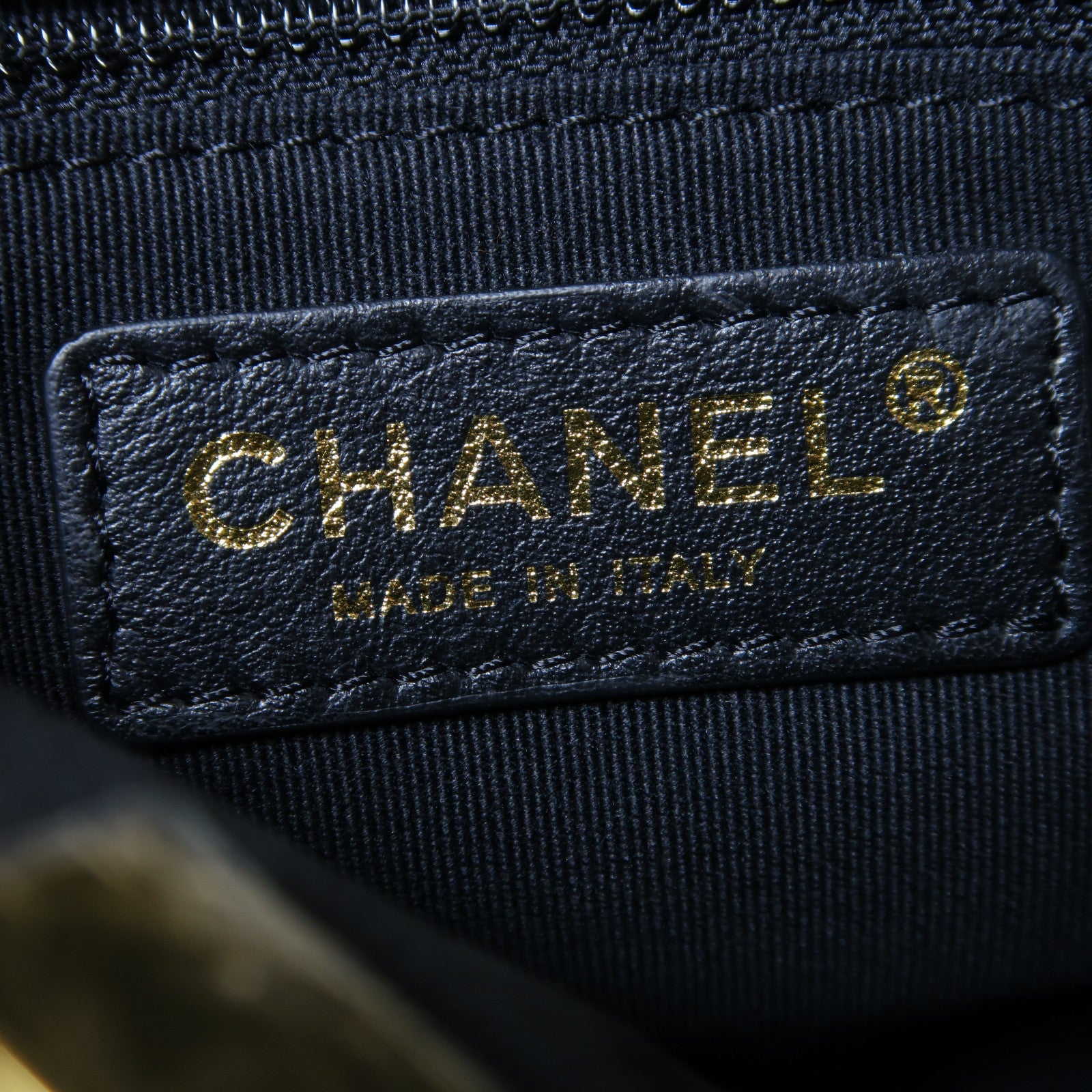 CHANEL 菱格皮革Mini Backpack金扣鏈帶背包黑色