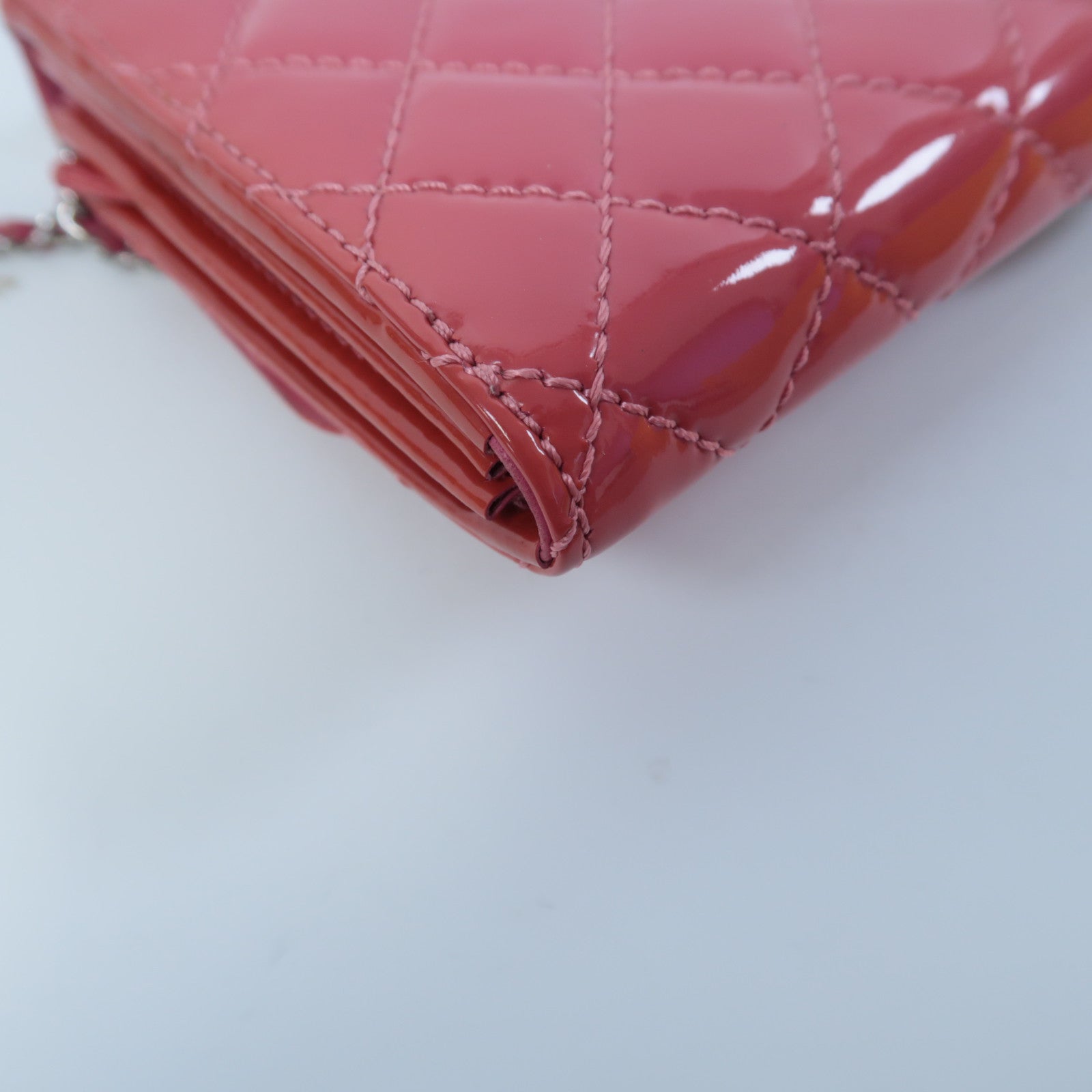 CHANEL 菱格漆皮皮革Chain Shoulder銀扣鏈帶肩背袋粉紅色