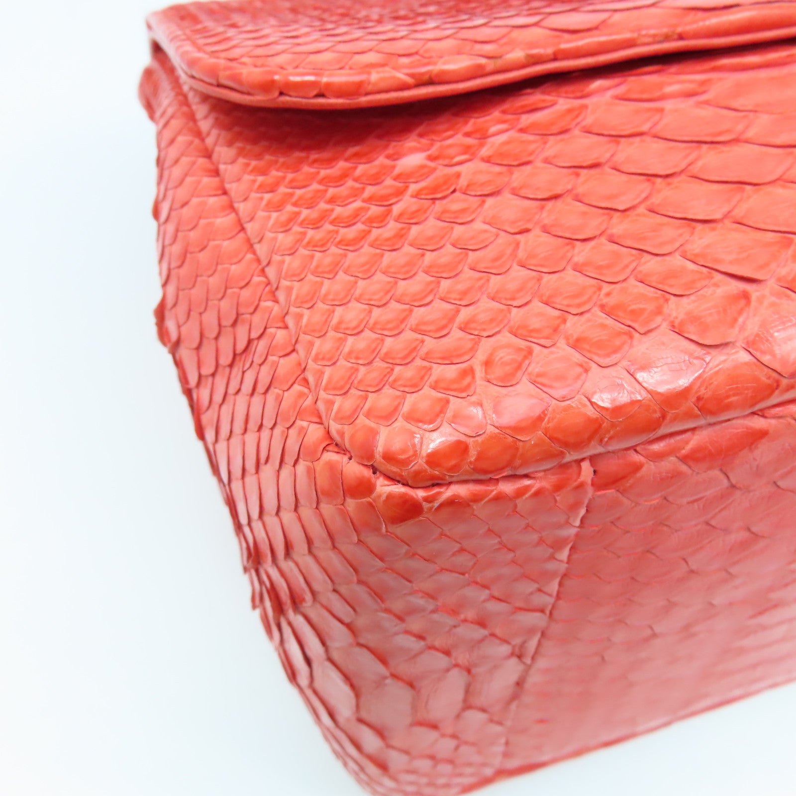 CHANEL 蛇皮皮革Chain Shoulder Bag銀扣肩背袋紅色