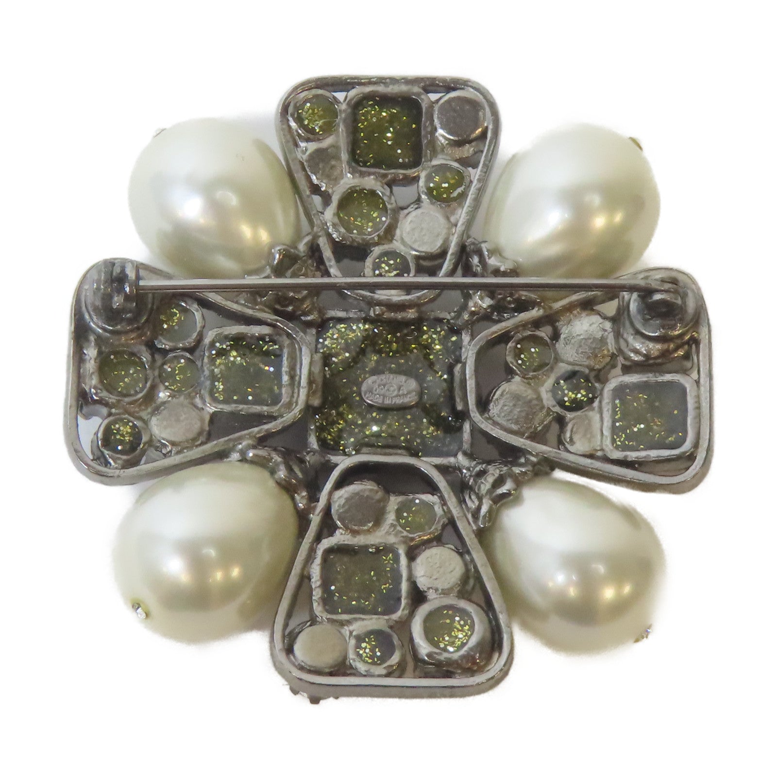 CHANEL 金屬/仿珍珠Brooch銀扣胸針黑色/銀色/白色
