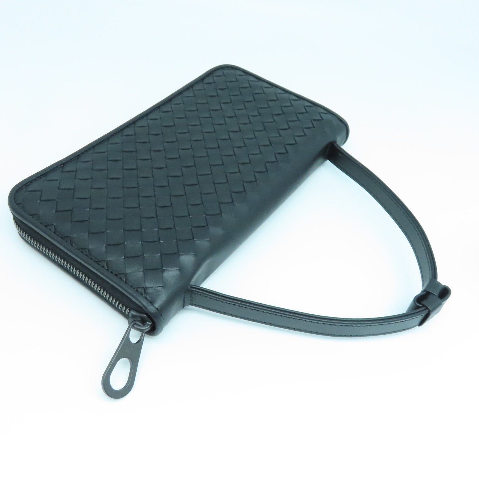 BOTTEGA VENETA Textured Leather Round Long Wallet Long Wallet/Clutch
