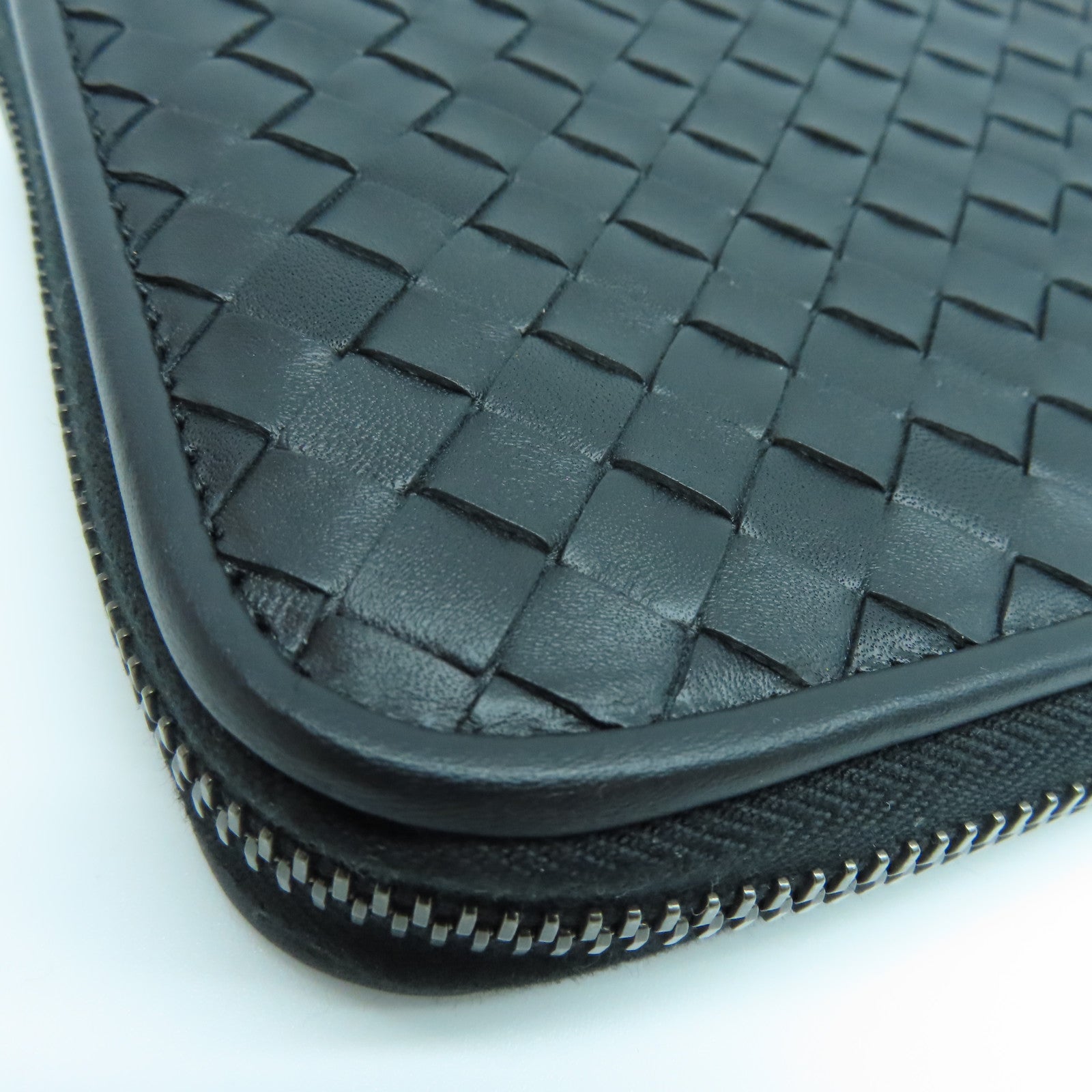 BOTTEGA VENETA Textured Leather Round Long Wallet Long Wallet/Clutch