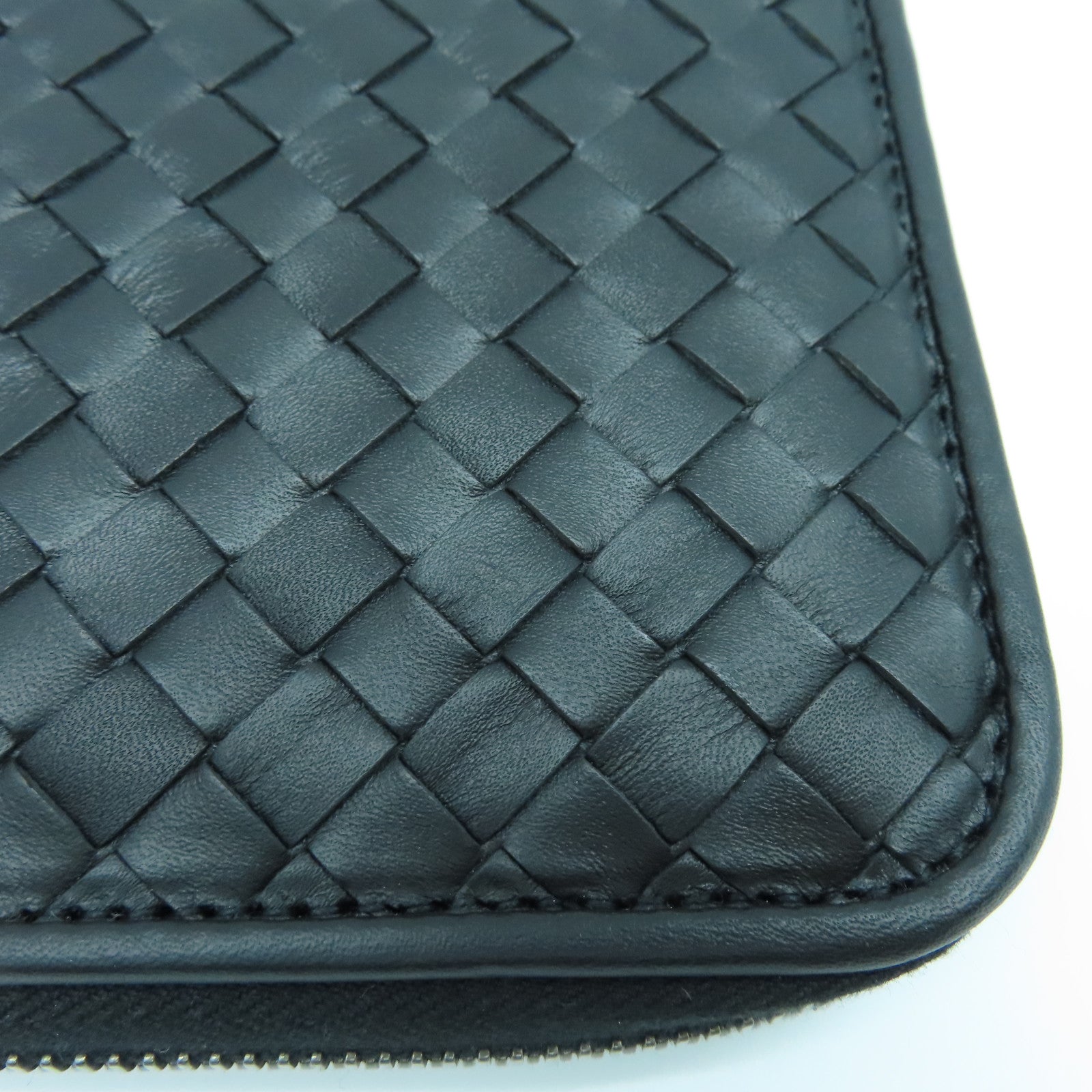 BOTTEGA VENETA Textured Leather Round Long Wallet Long Wallet/Clutch